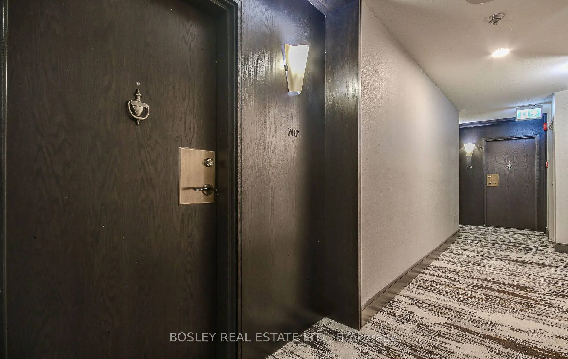 62 Wellesley Street W, #702