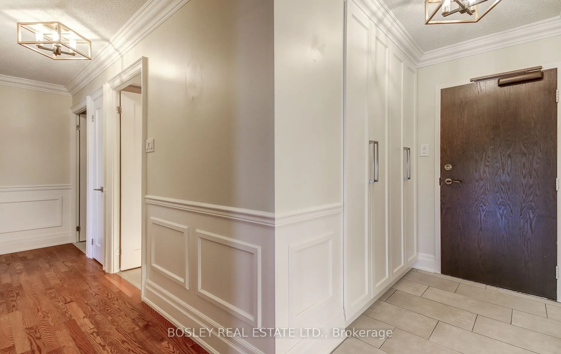 62 Wellesley Street W, #702