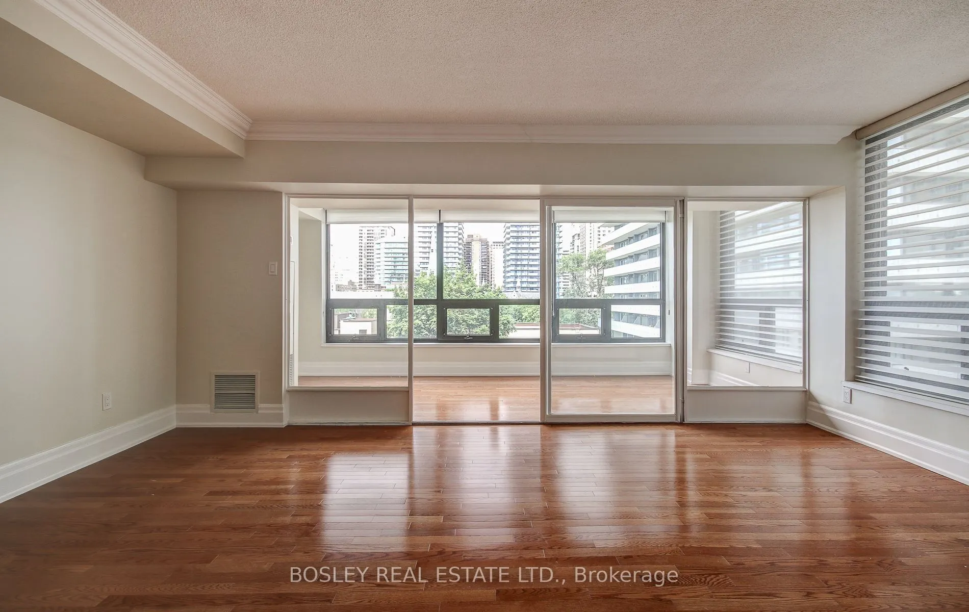 62 Wellesley Street W, #702