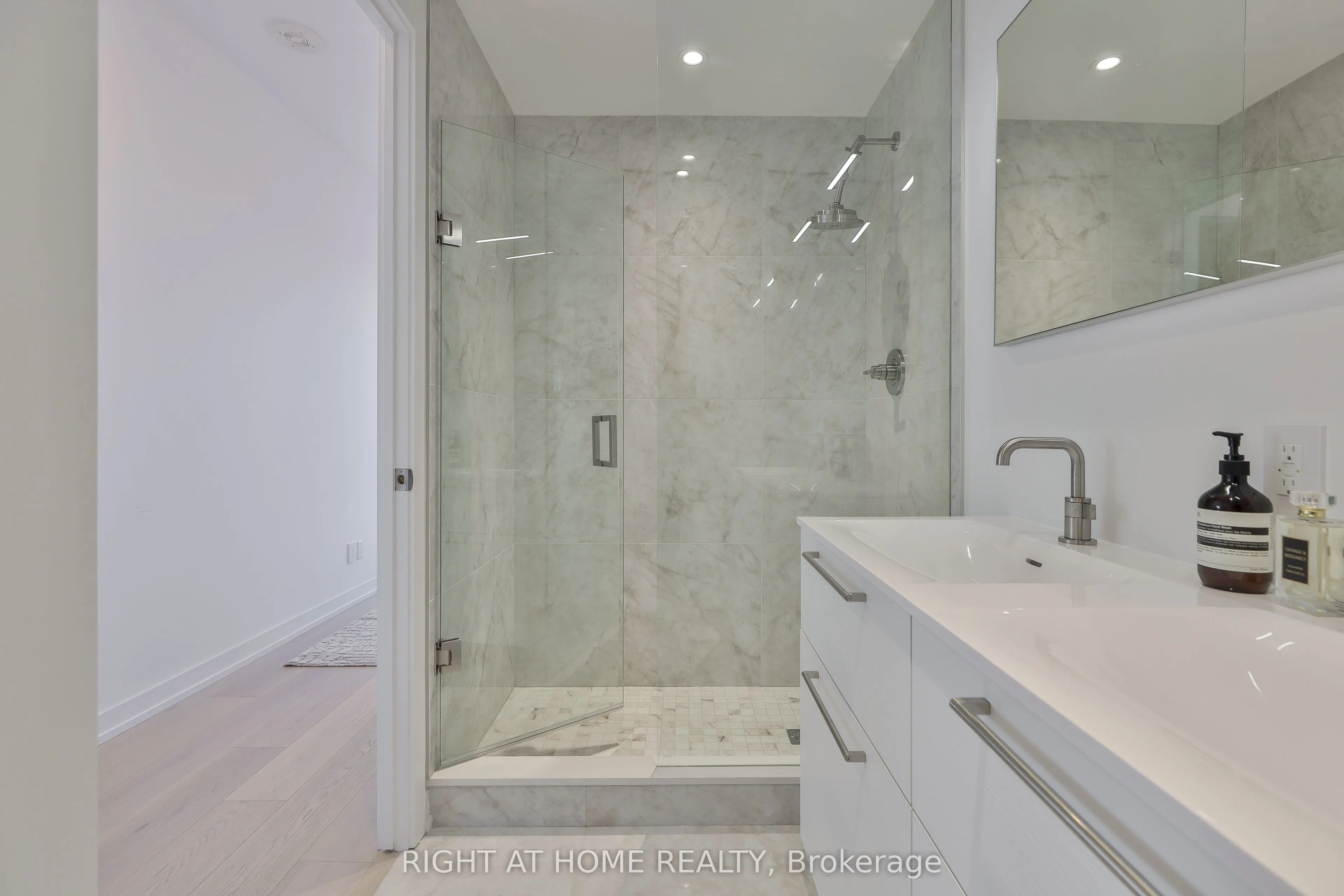 200 Sudbury Street, #906