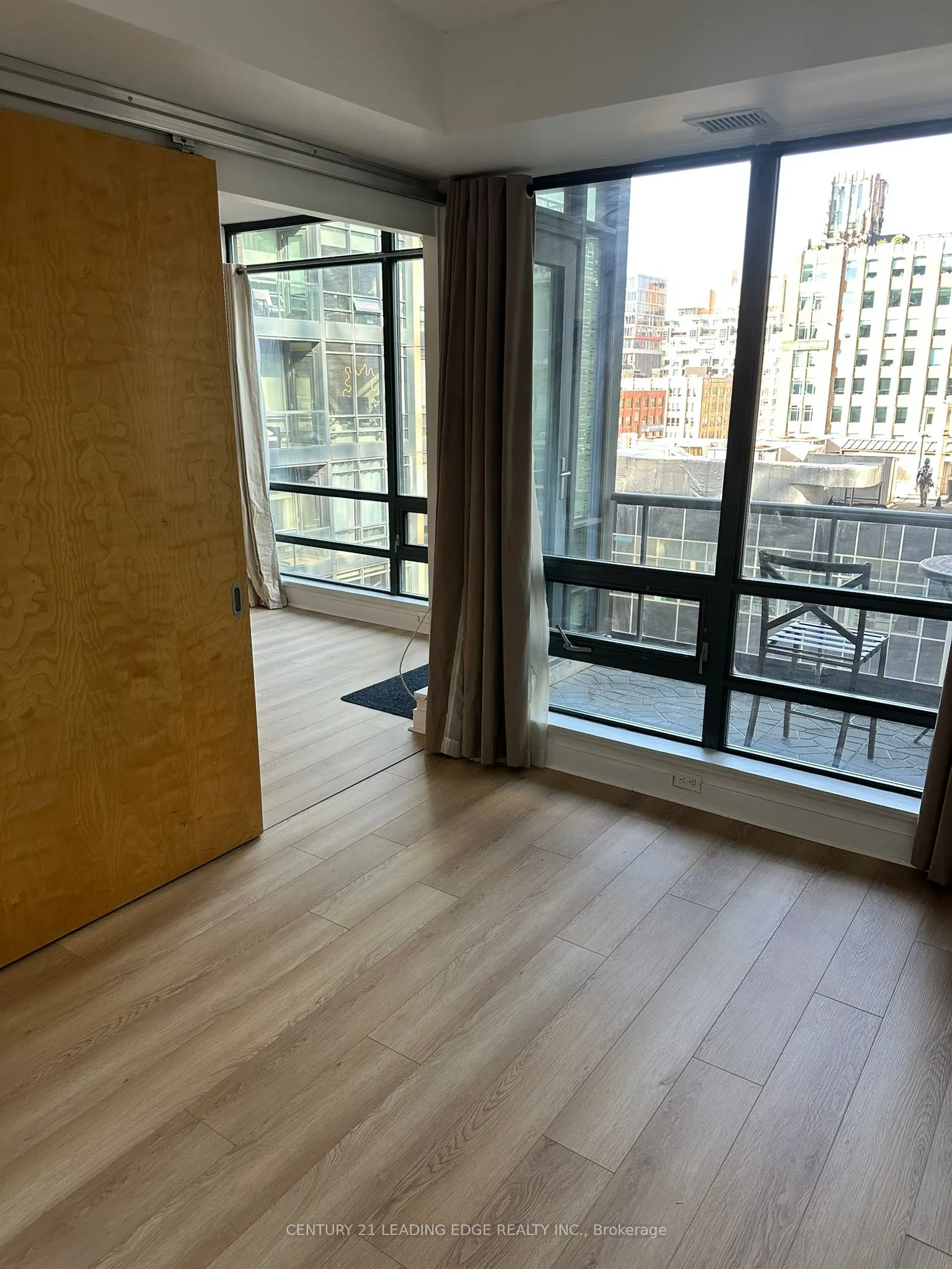 438 King Street W, #1018