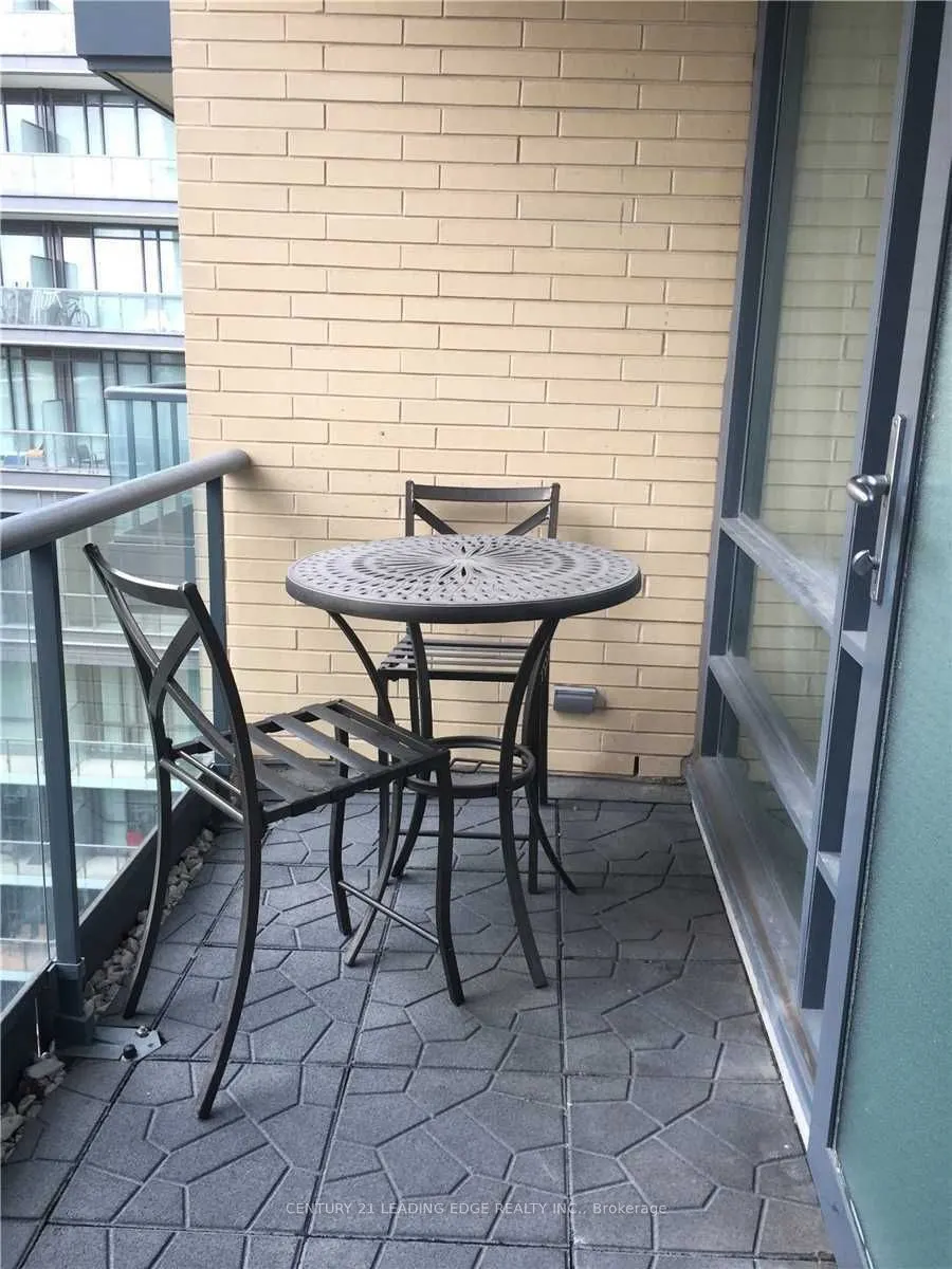 438 King Street W, #1018