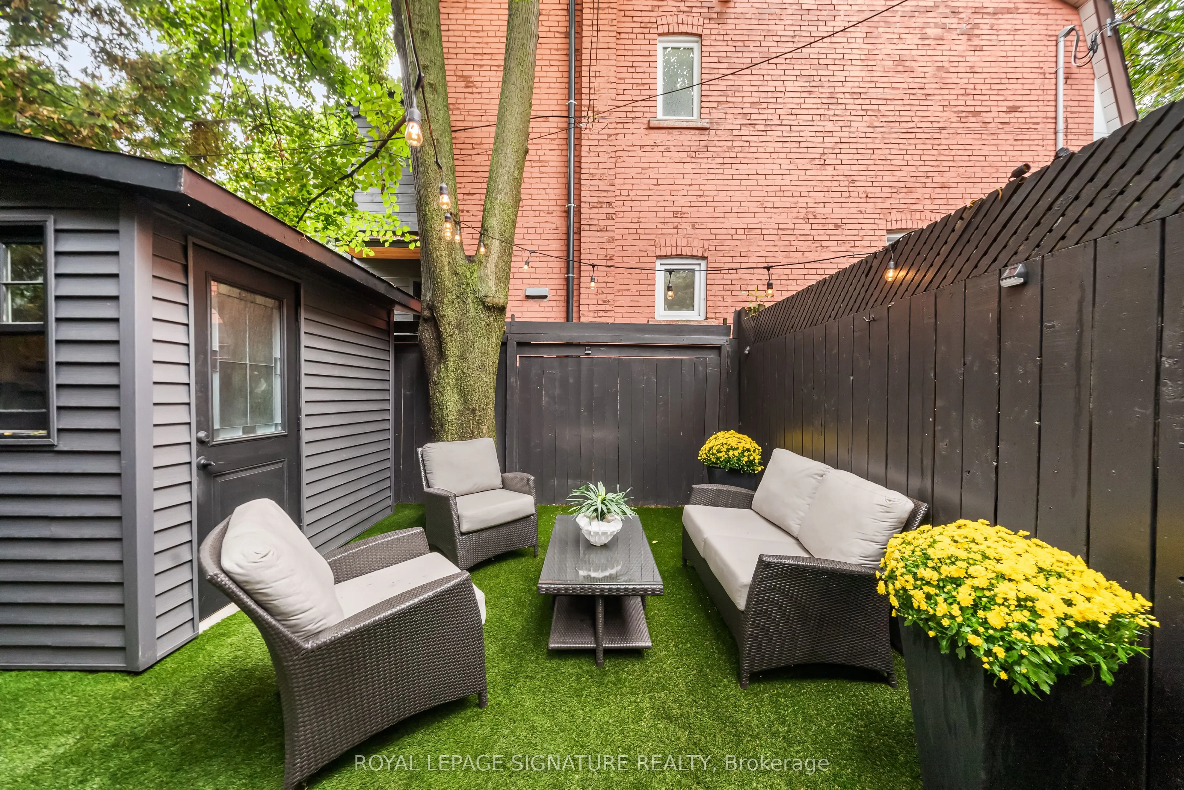 820 Palmerston Avenue