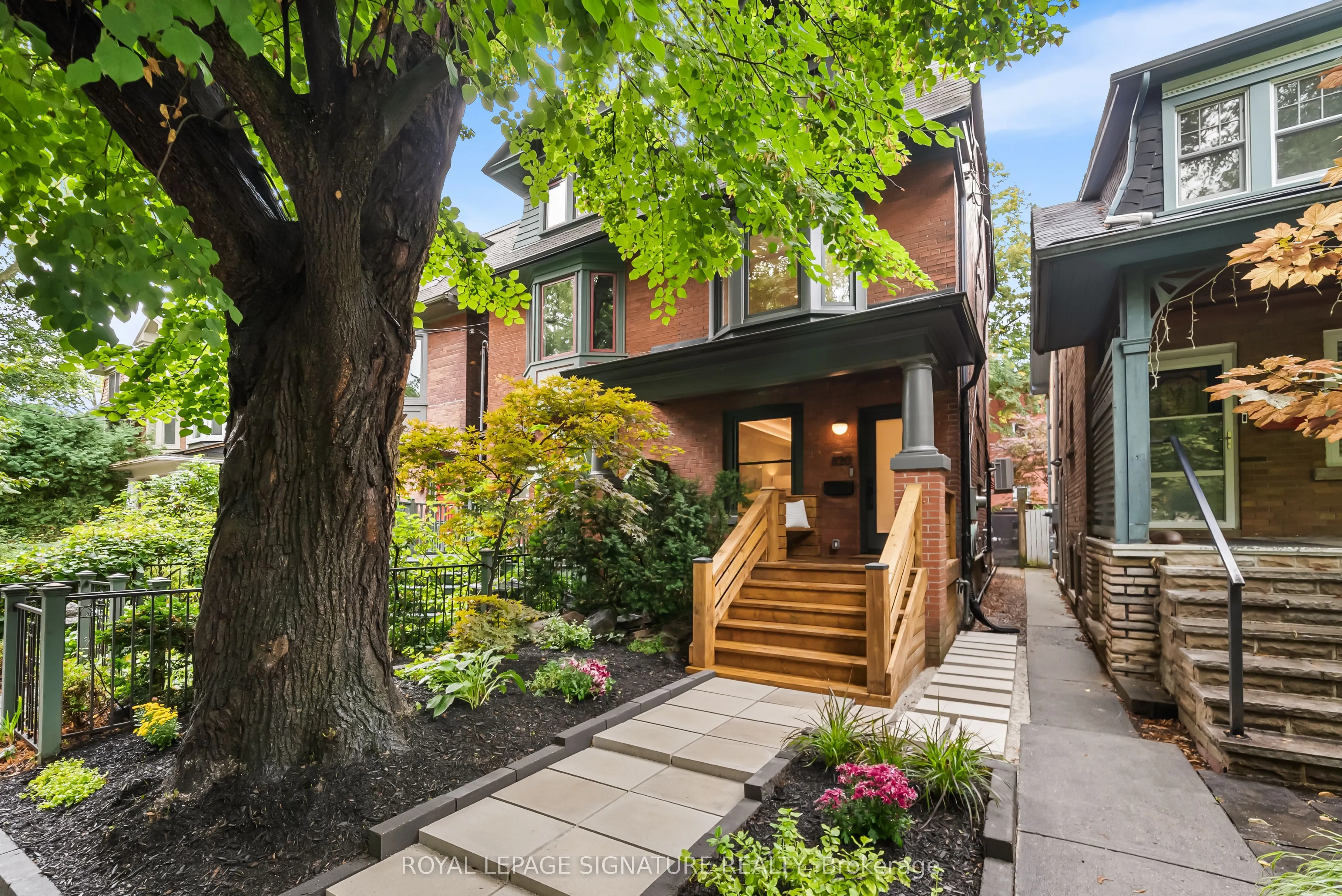 820 Palmerston Avenue