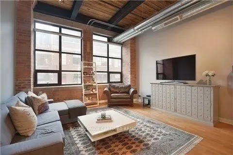 43 Hanna Avenue, #107