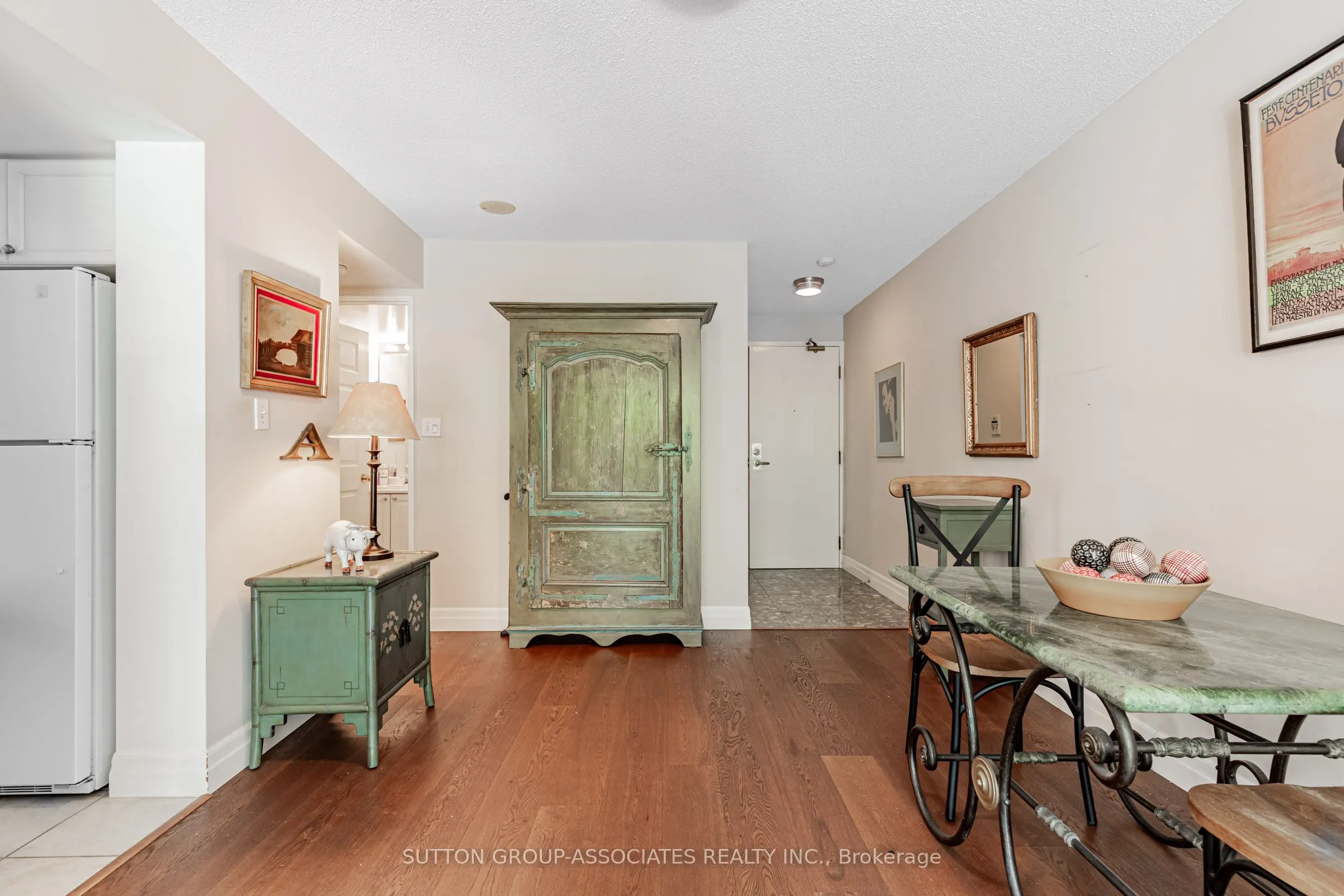 253 Merton Street, #303