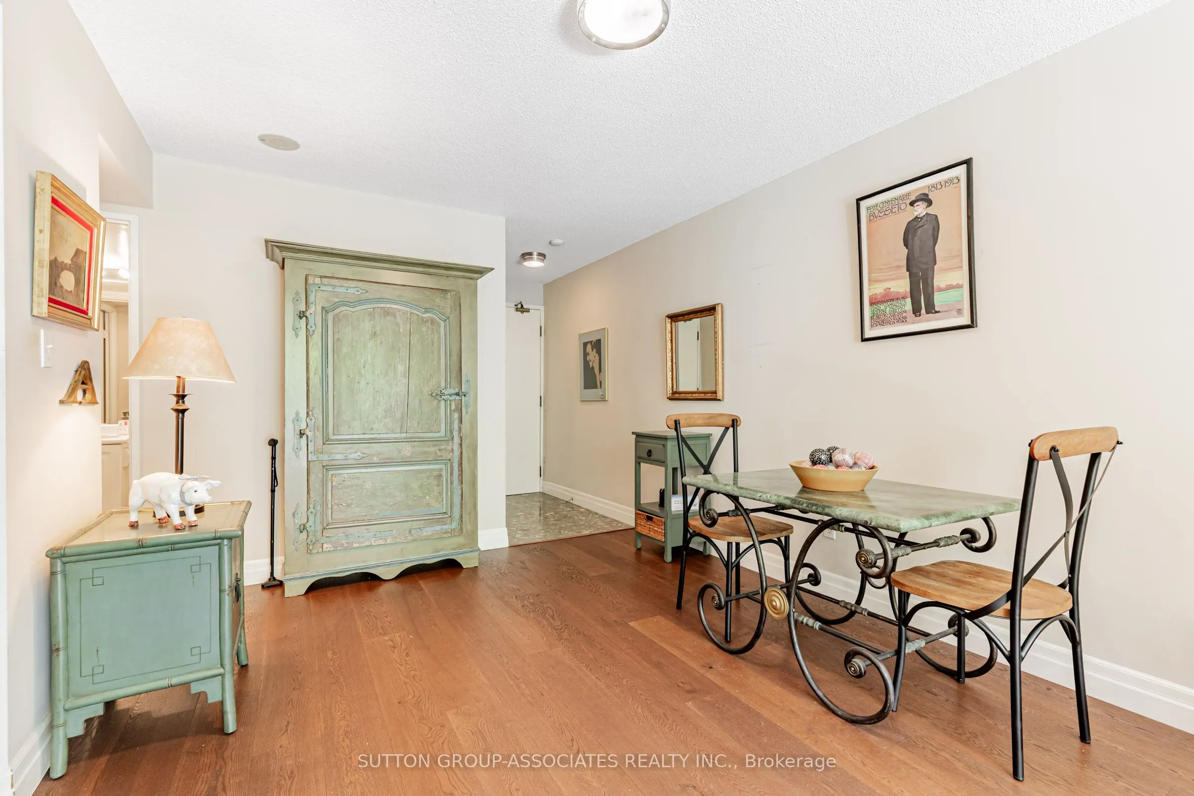 253 Merton Street, #303