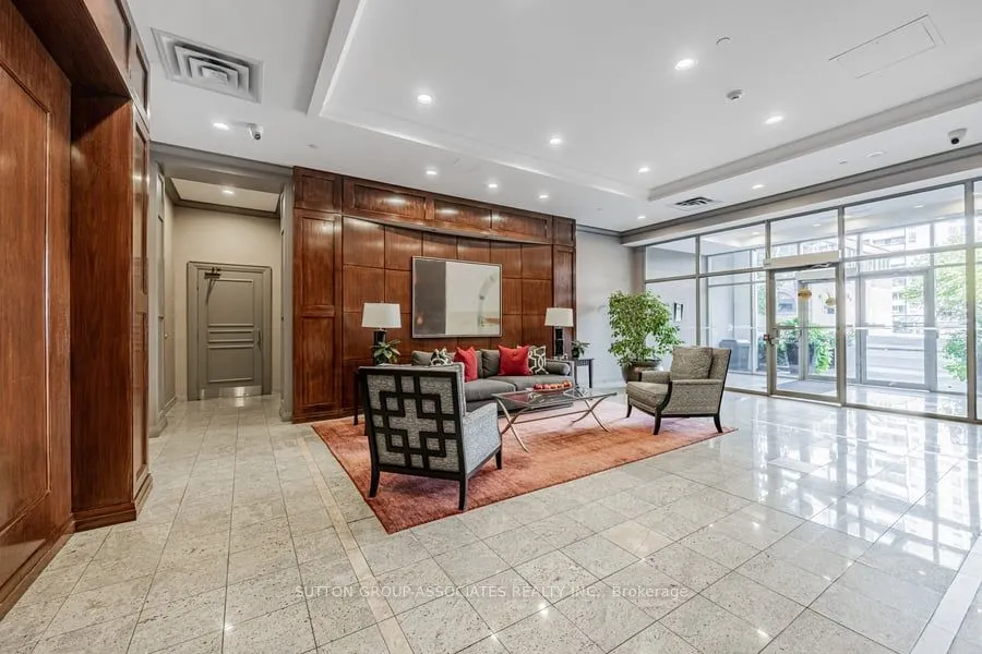 253 Merton Street, #303
