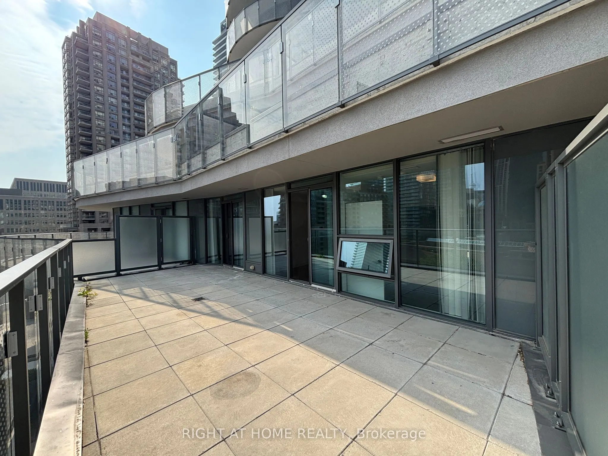11 Wellesley Street W, #606
