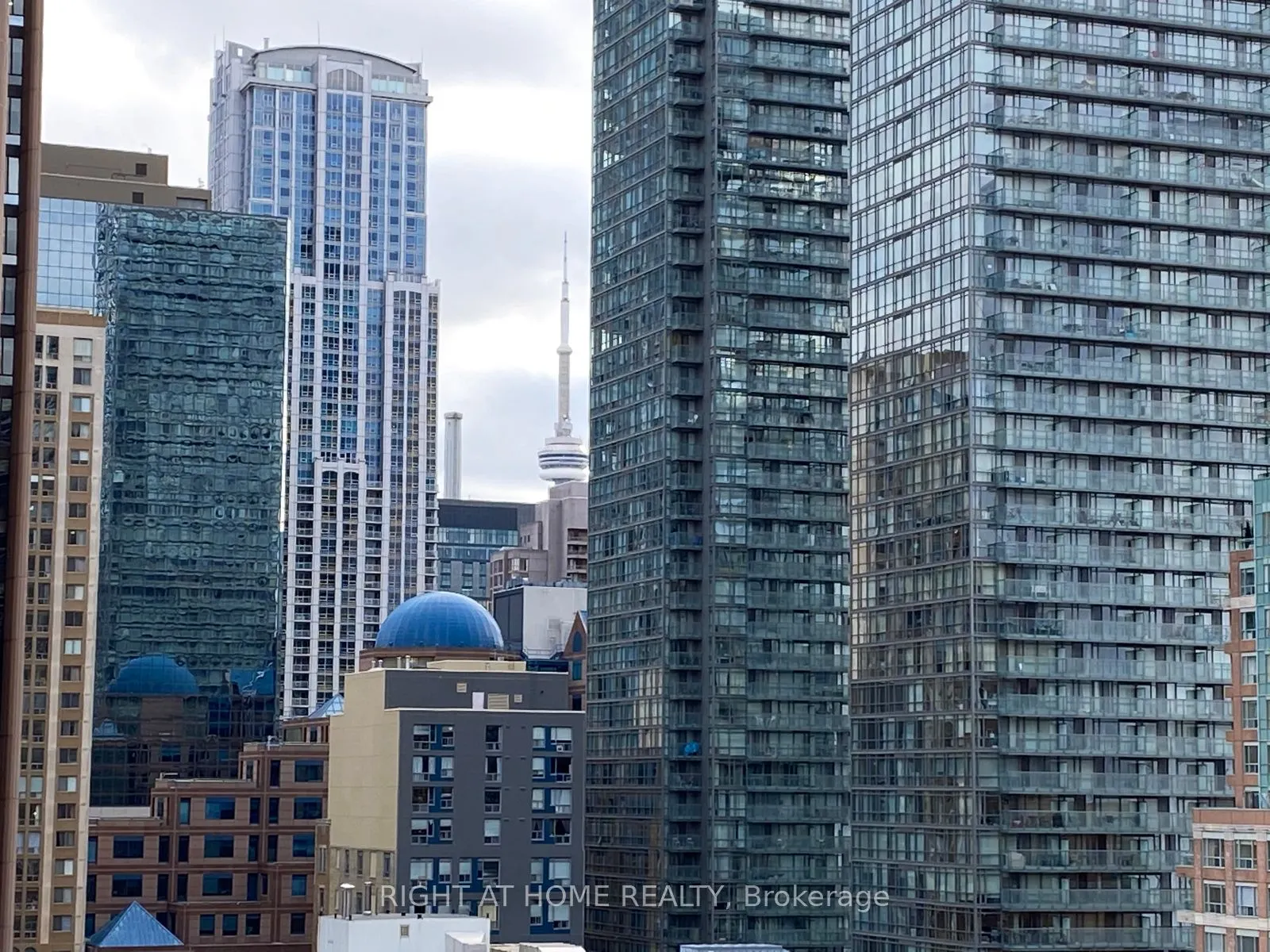 11 Wellesley Street W, #606