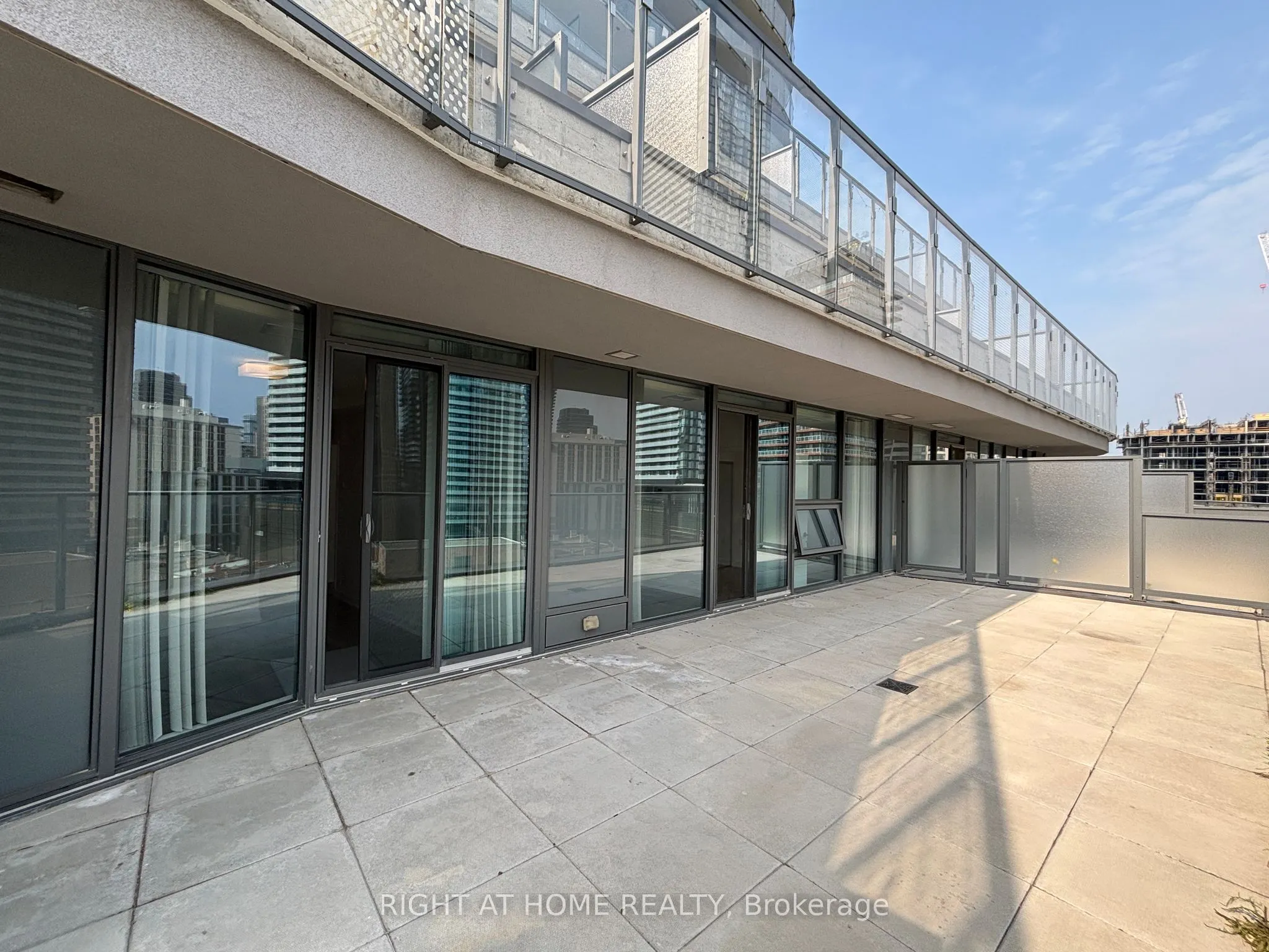 11 Wellesley Street W, #606
