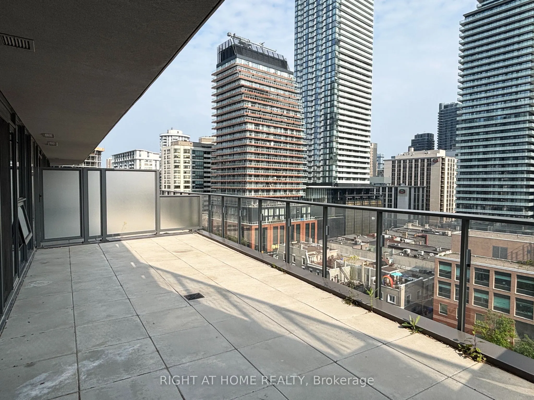 11 Wellesley Street W, #606