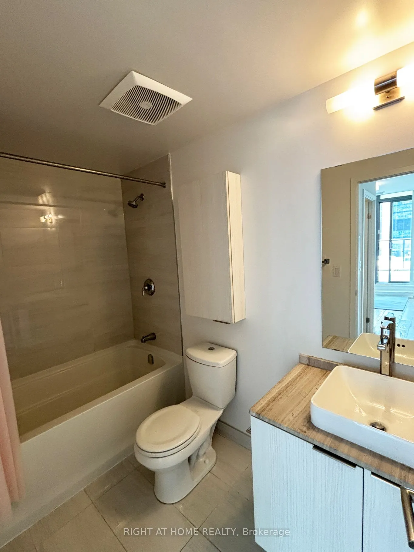 11 Wellesley Street W, #606
