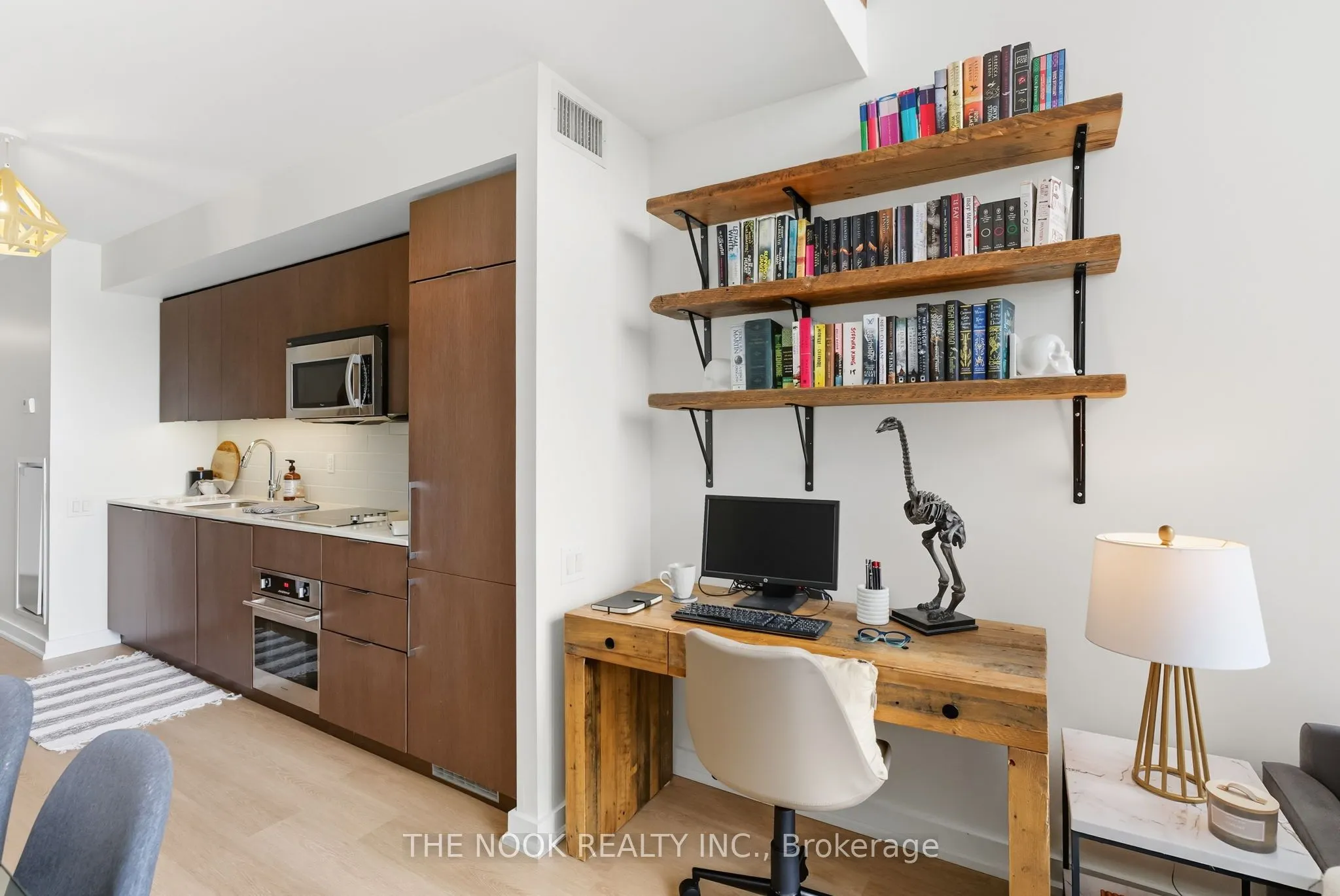 5 Hanna Avenue, #309