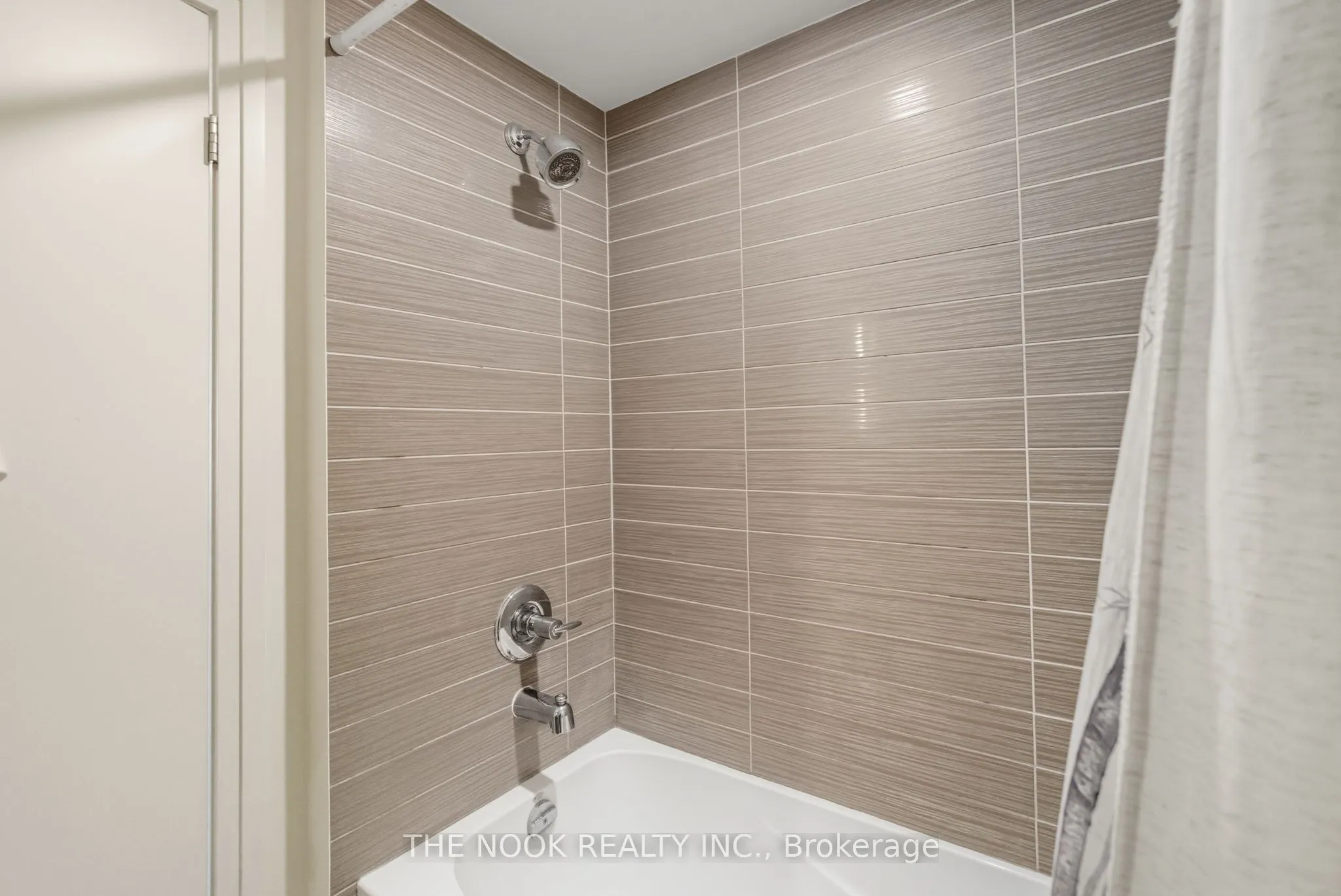 5 Hanna Avenue, #309