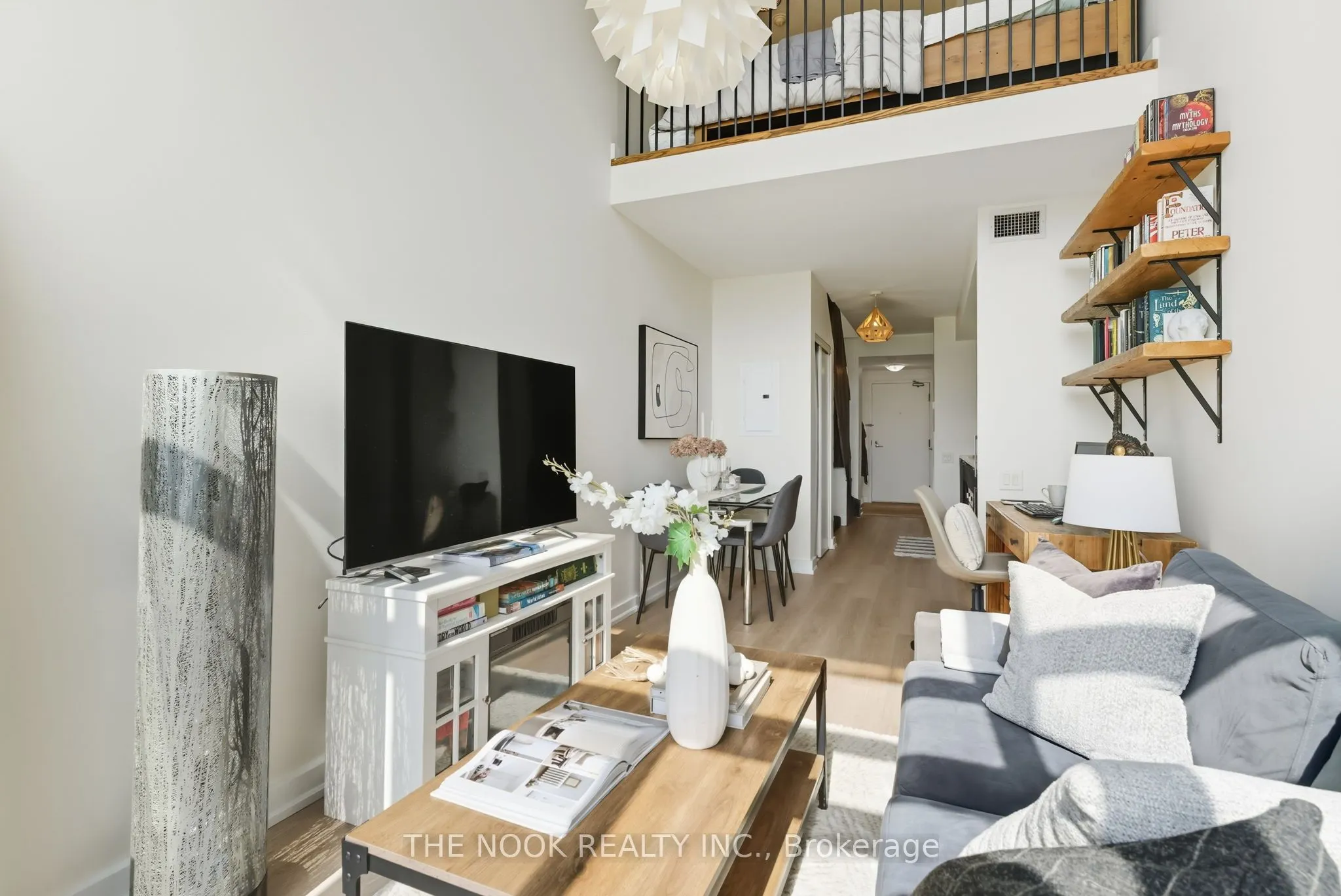5 Hanna Avenue, #309