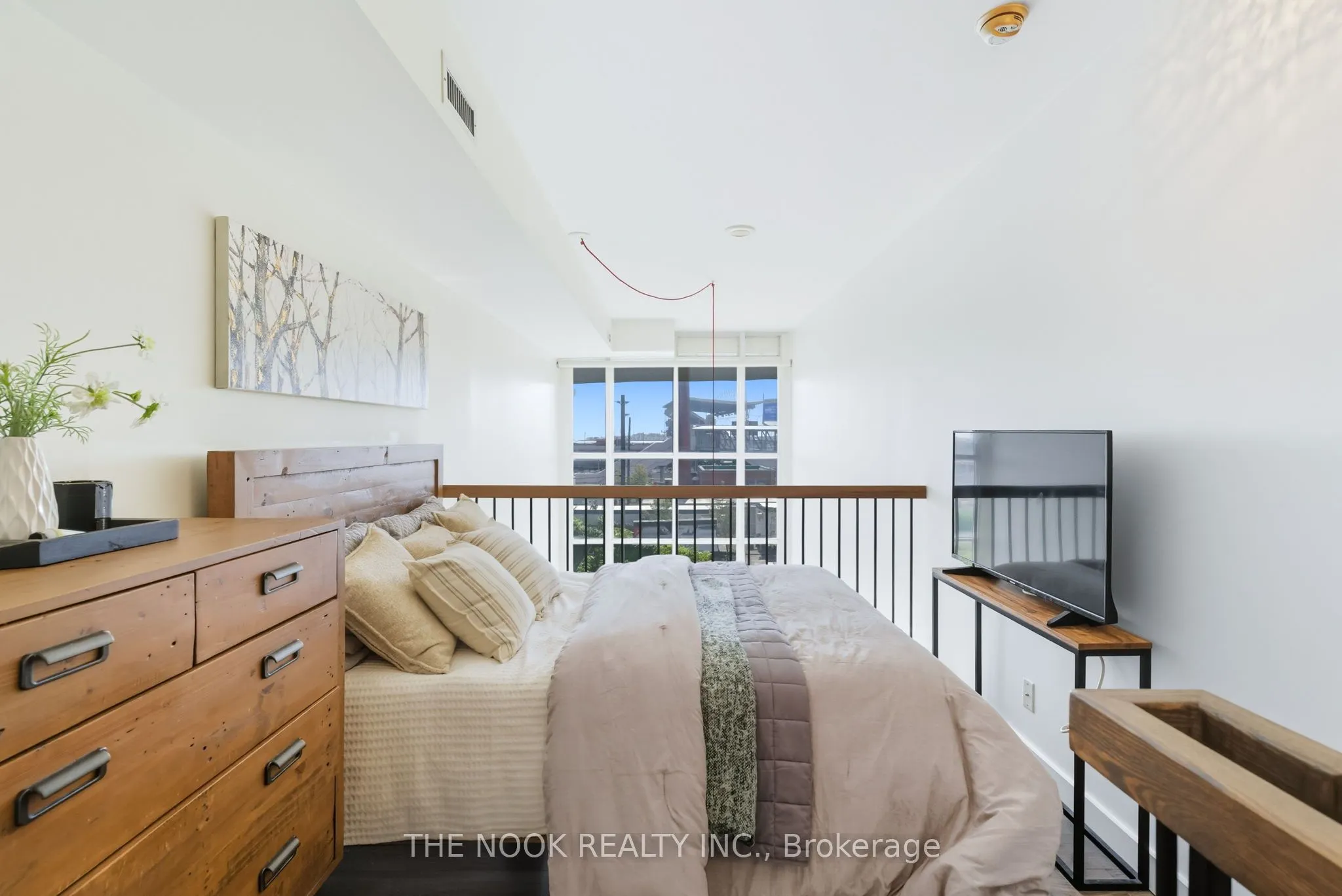 5 Hanna Avenue, #309