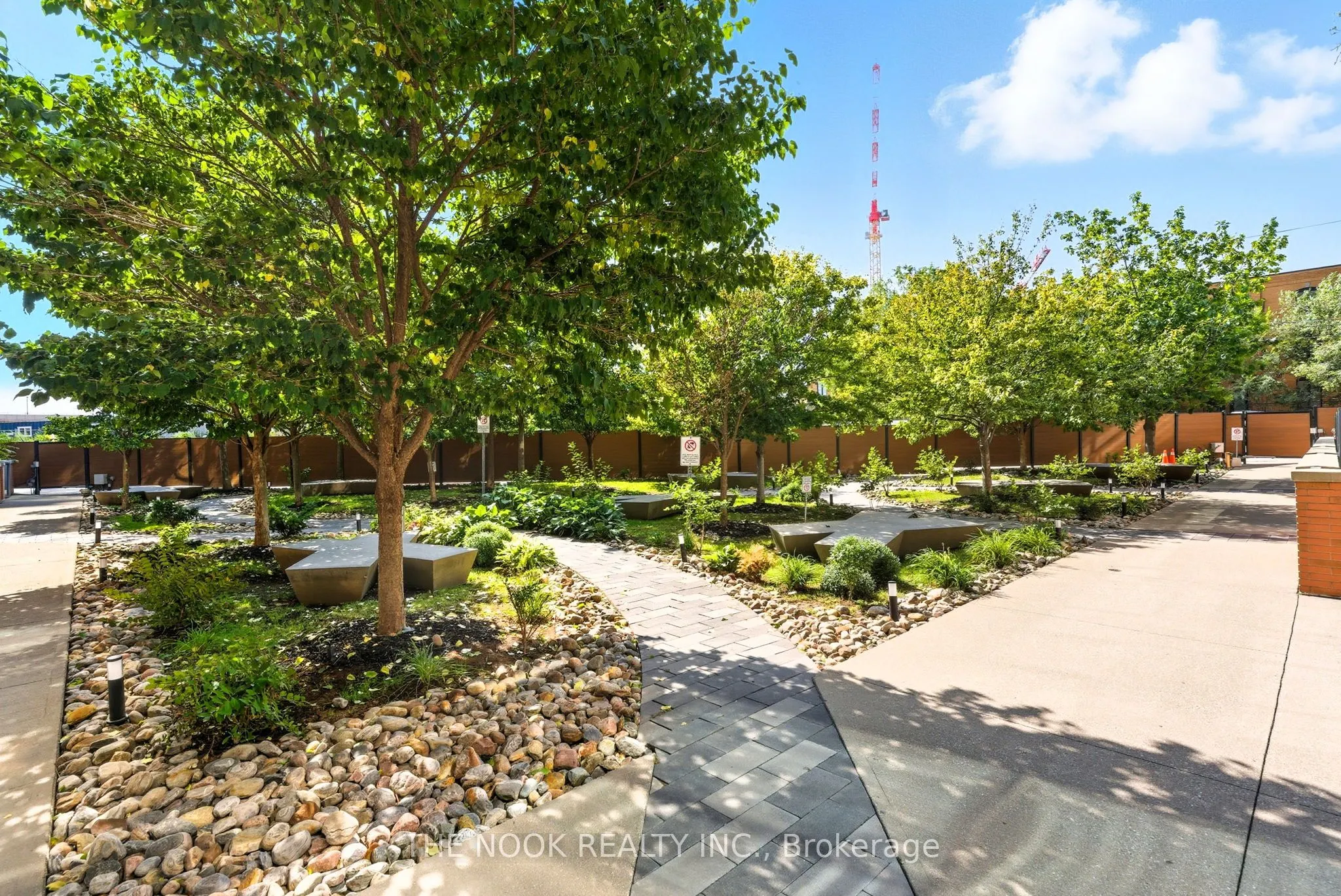 5 Hanna Avenue, #309