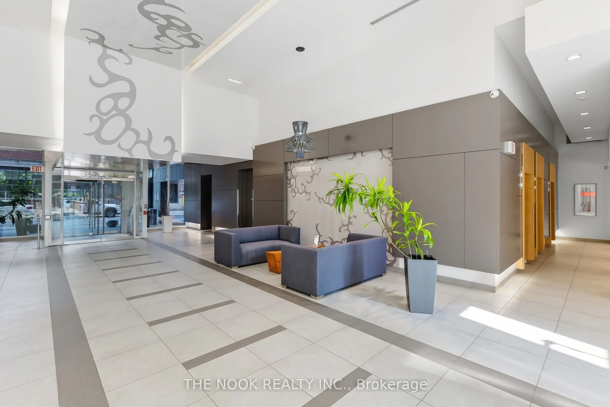 5 Hanna Avenue, #309