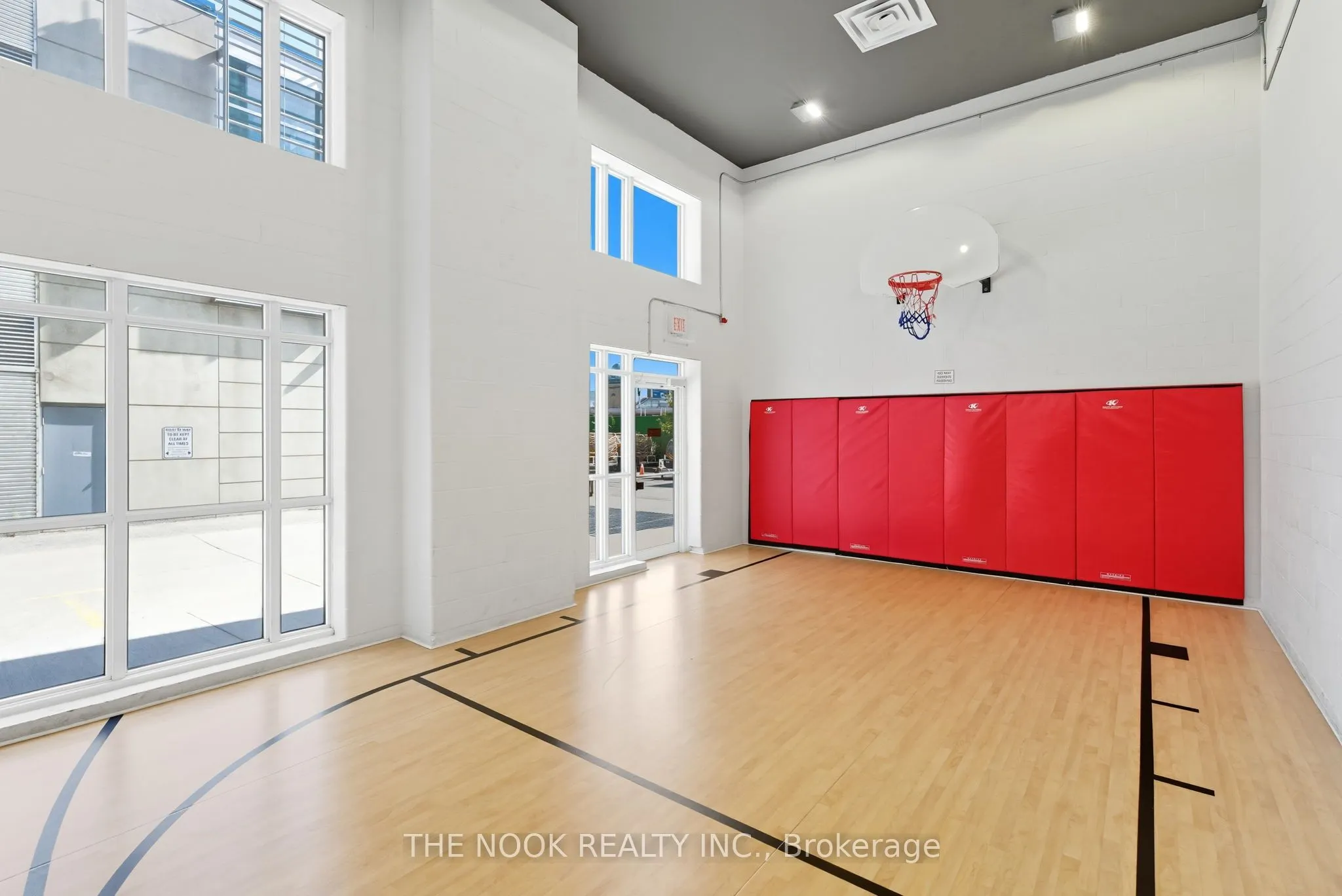 5 Hanna Avenue, #309