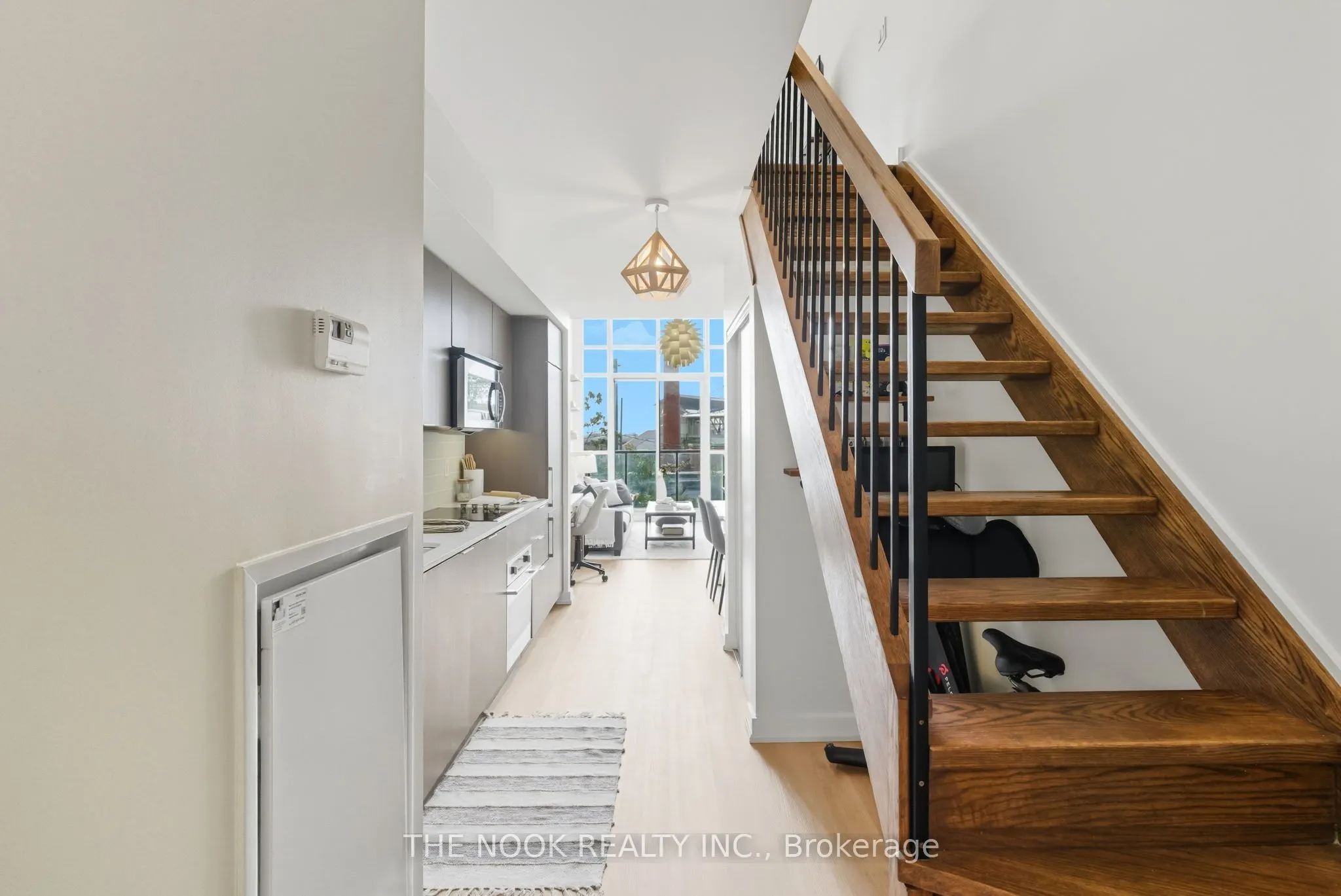 5 Hanna Avenue, #309