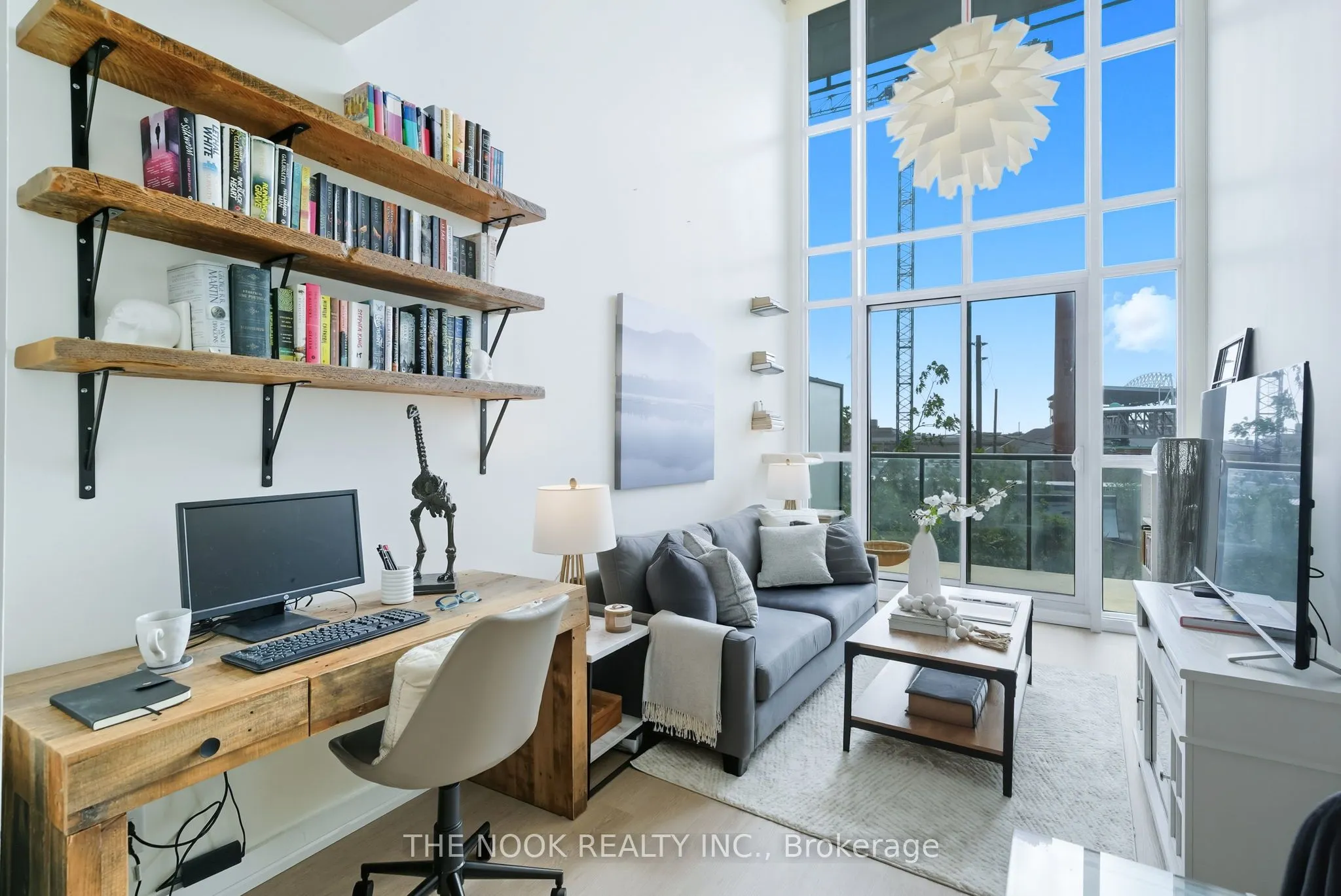 5 Hanna Avenue, #309
