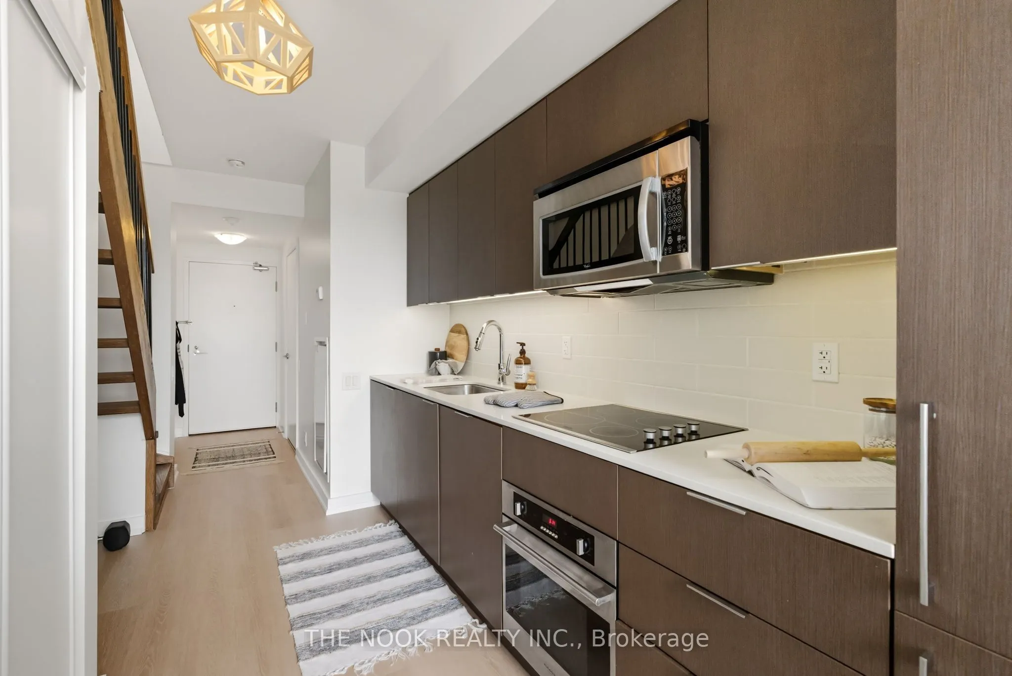 5 Hanna Avenue, #309