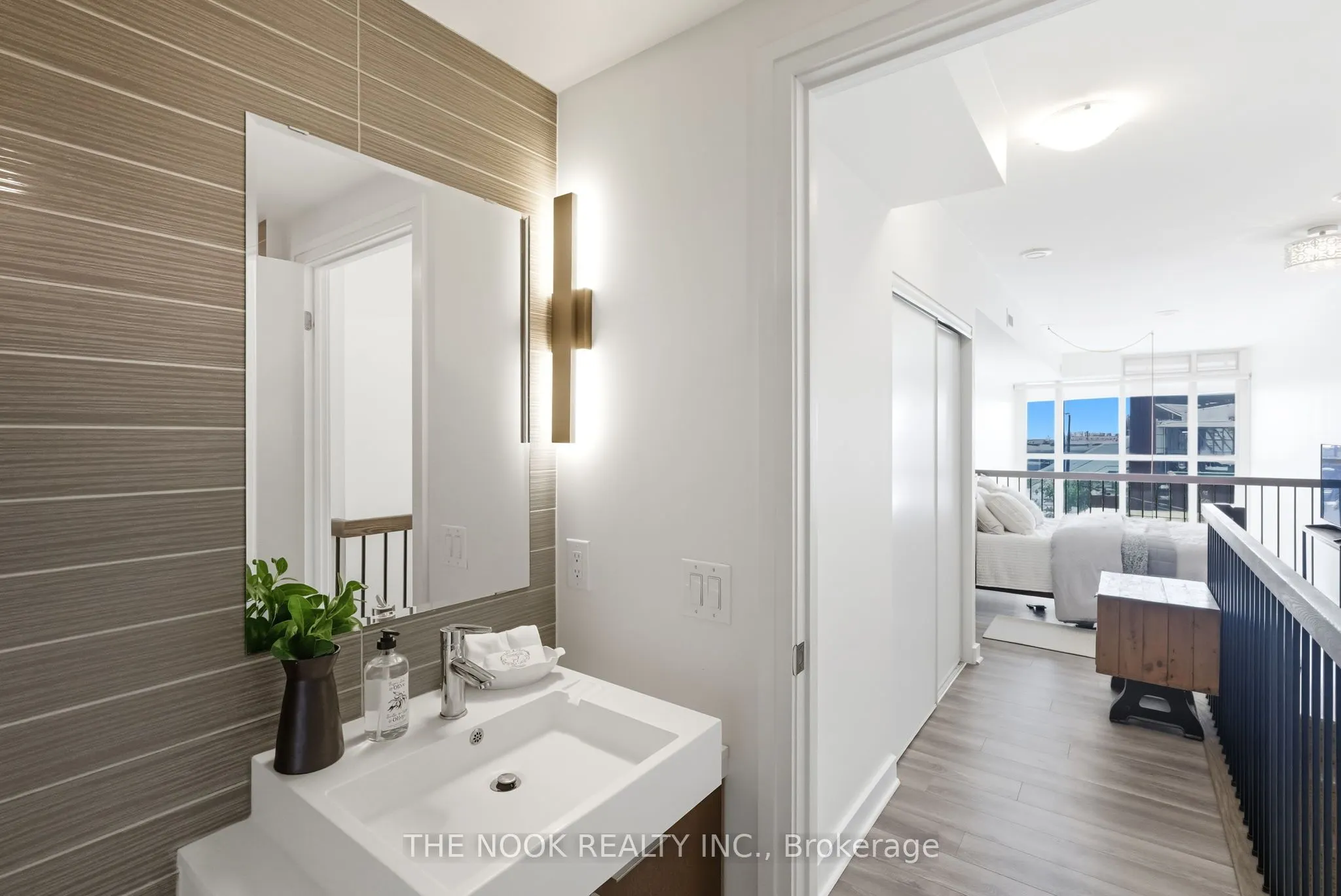 5 Hanna Avenue, #309