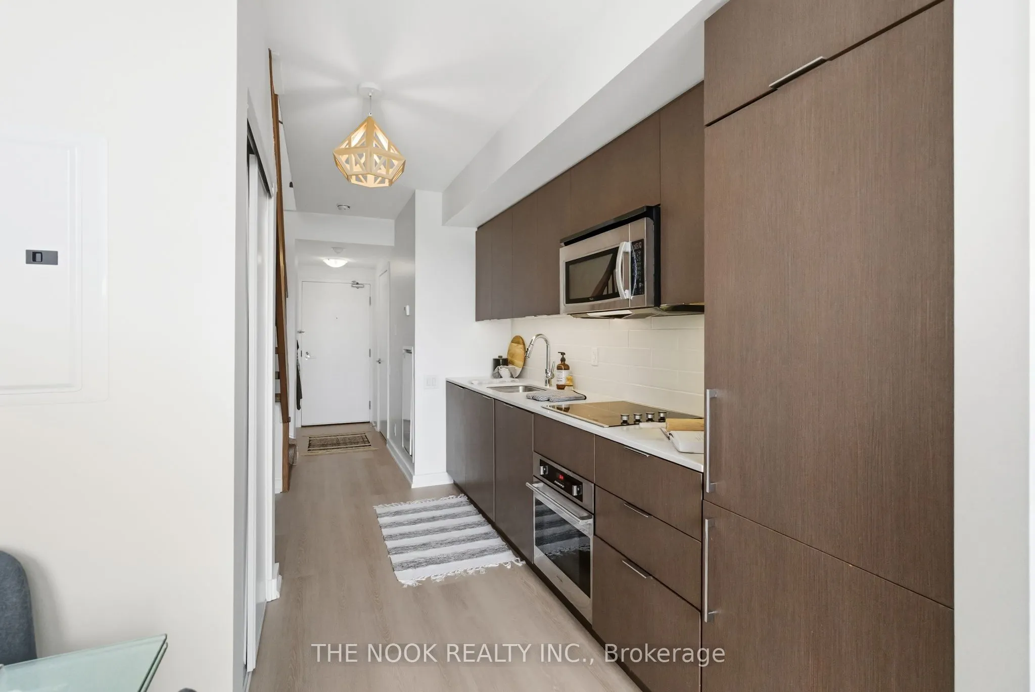 5 Hanna Avenue, #309