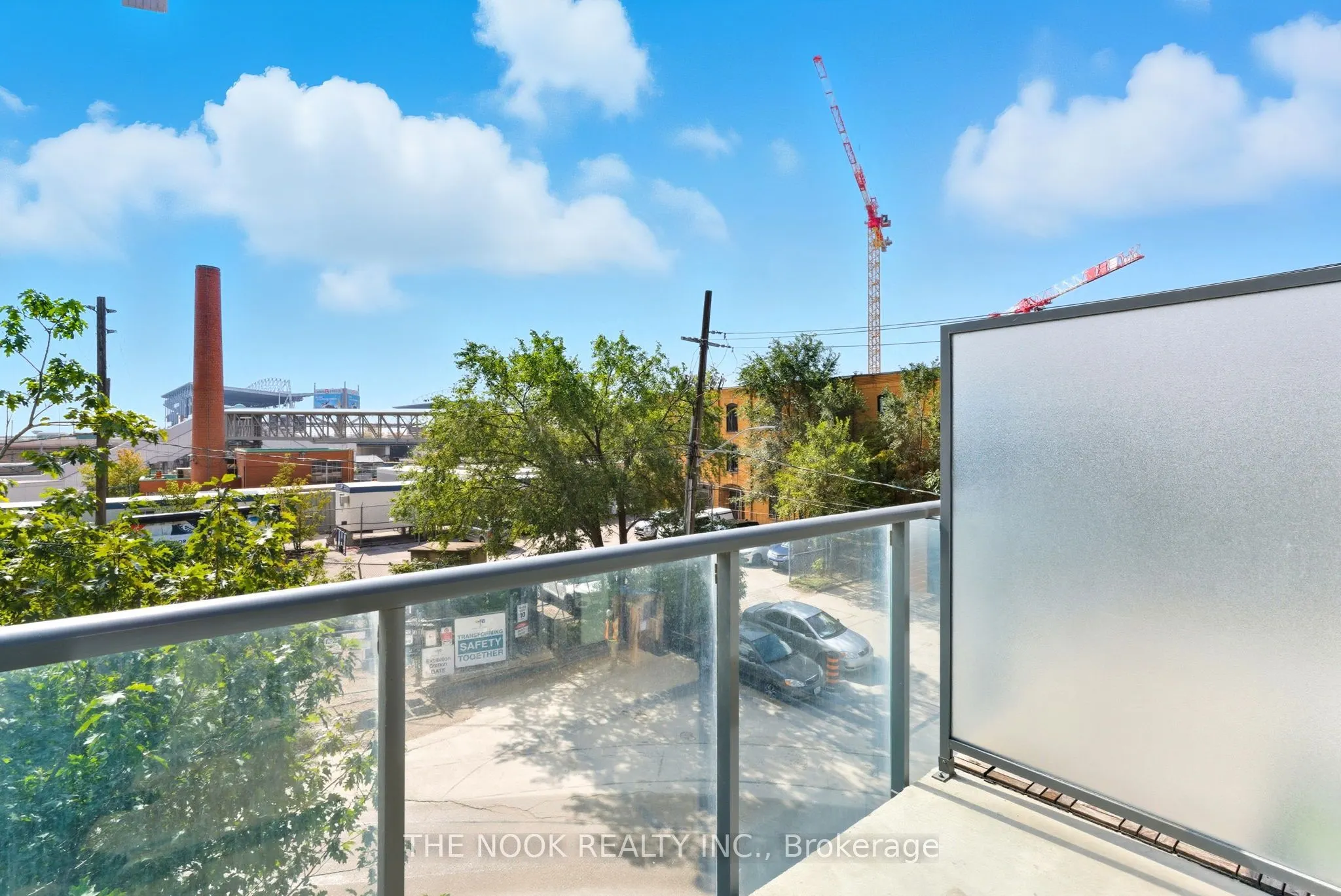 5 Hanna Avenue, #309