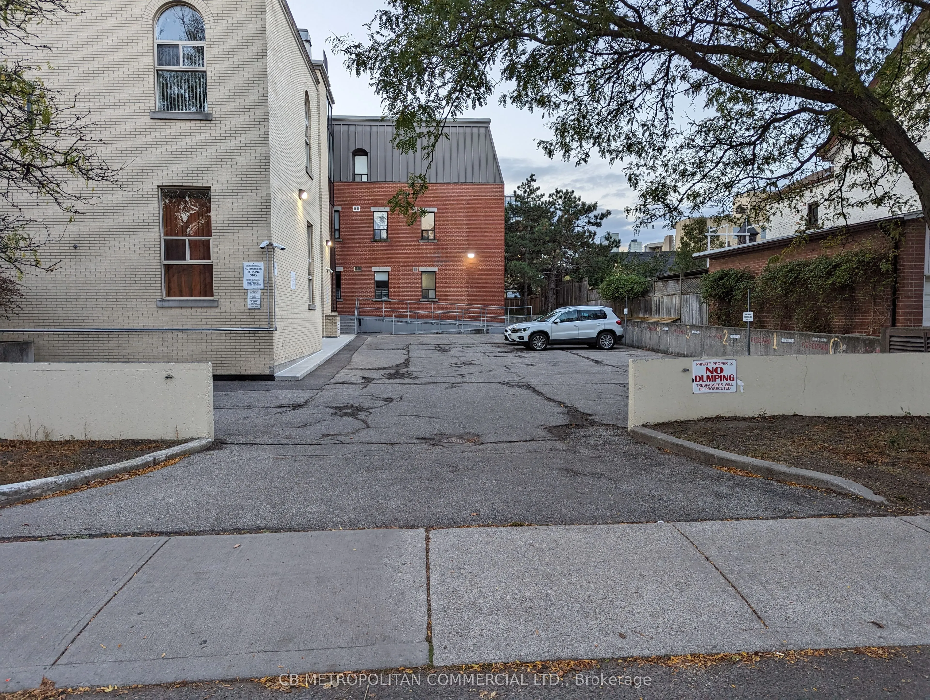 150 Beverley Street, #1