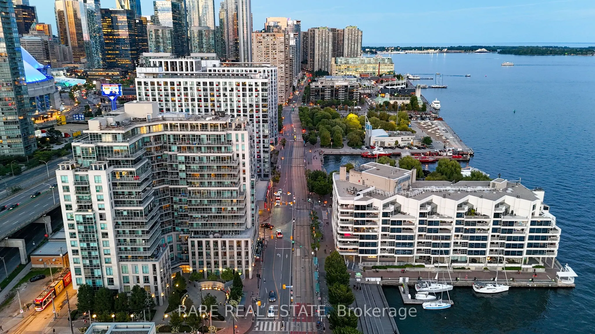 410 Queens Quay W, #413