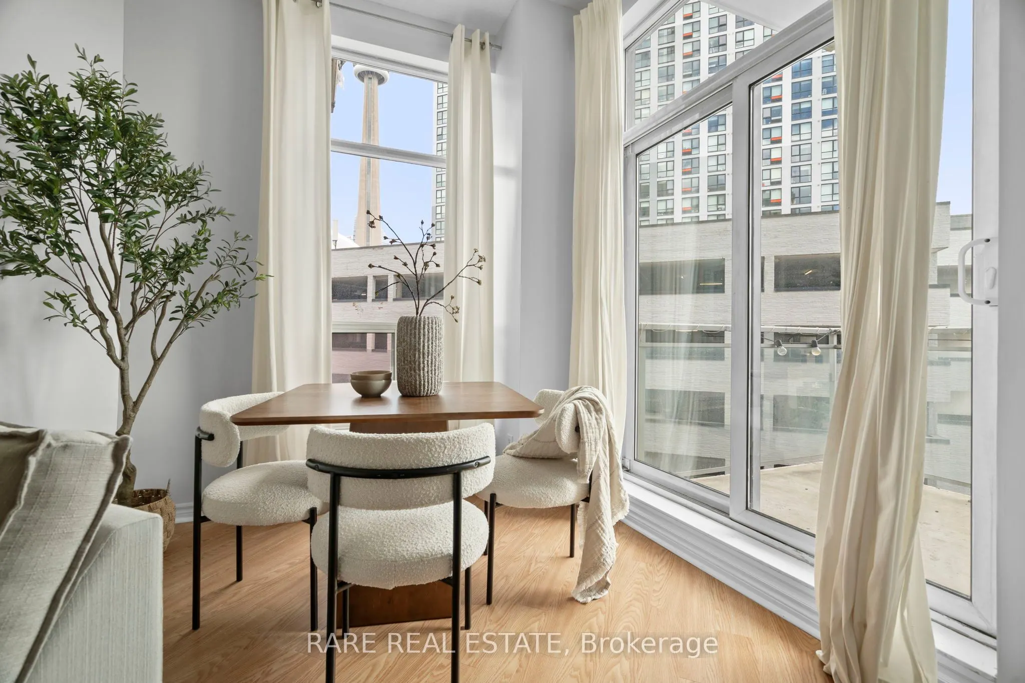 410 Queens Quay W, #413