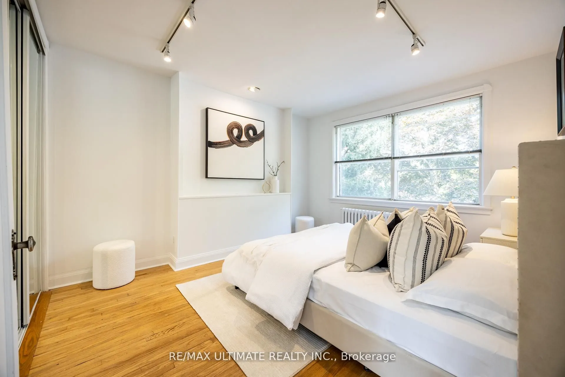 221 Donlea Drive