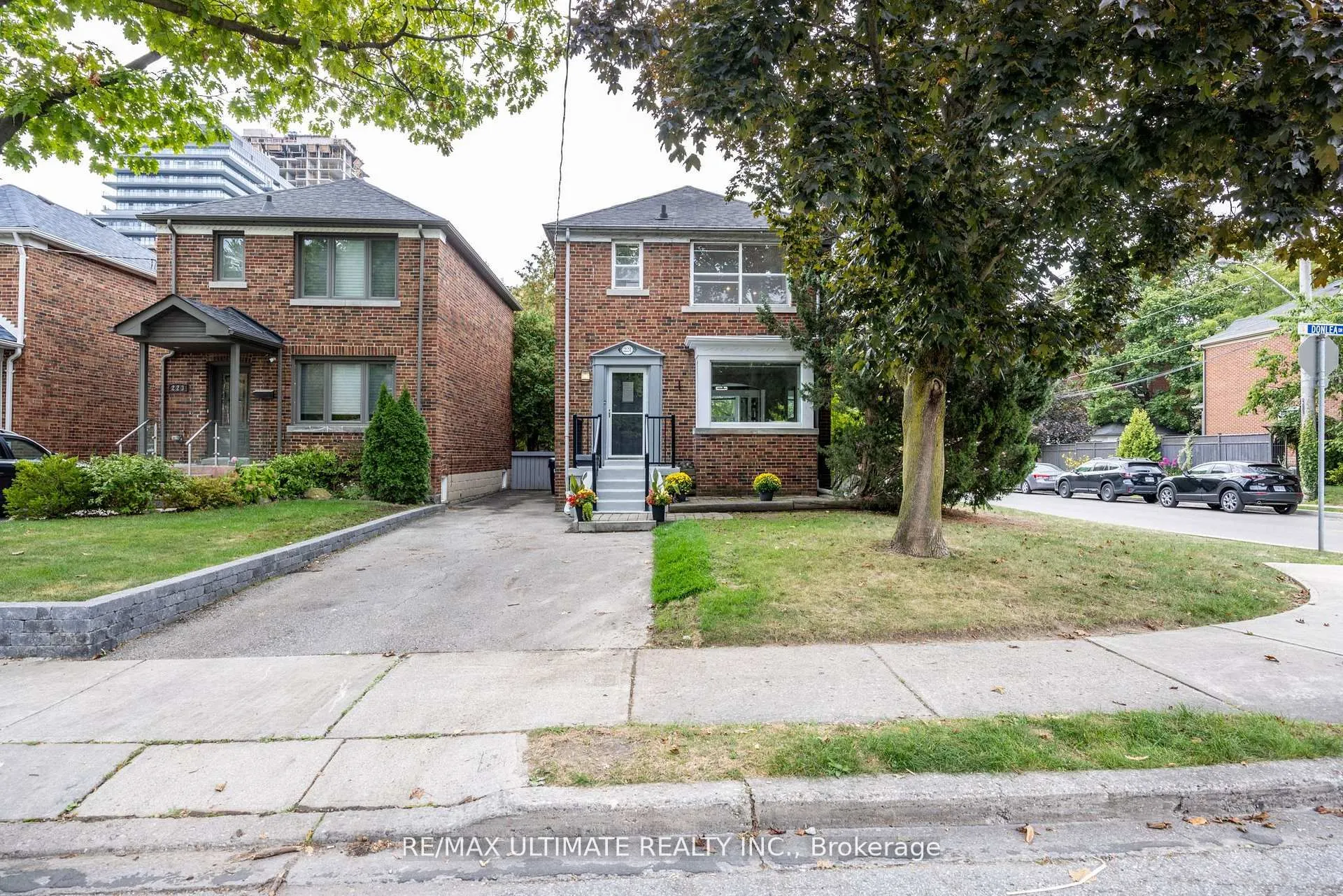221 Donlea Drive