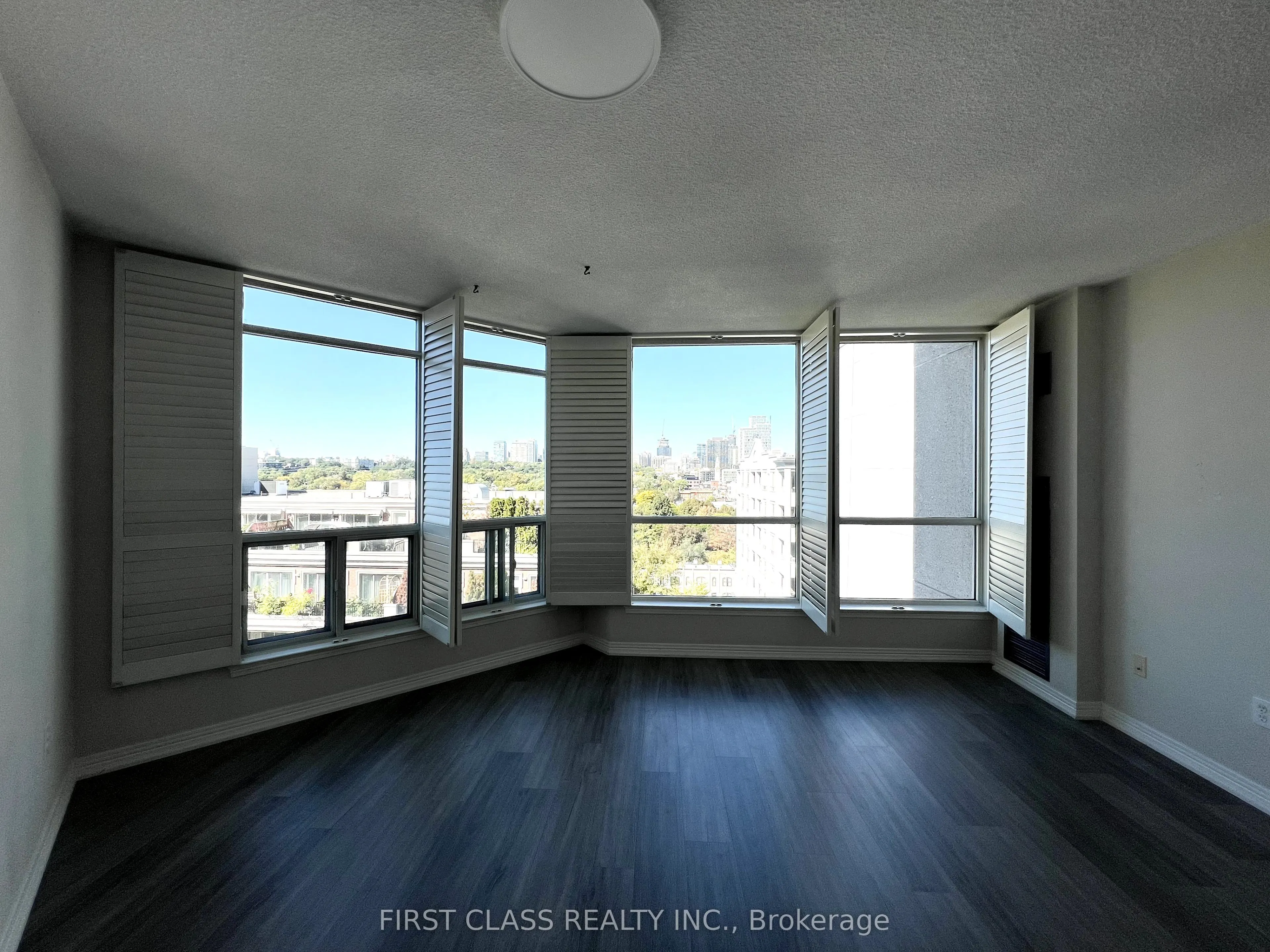 942 Yonge Street, #1010