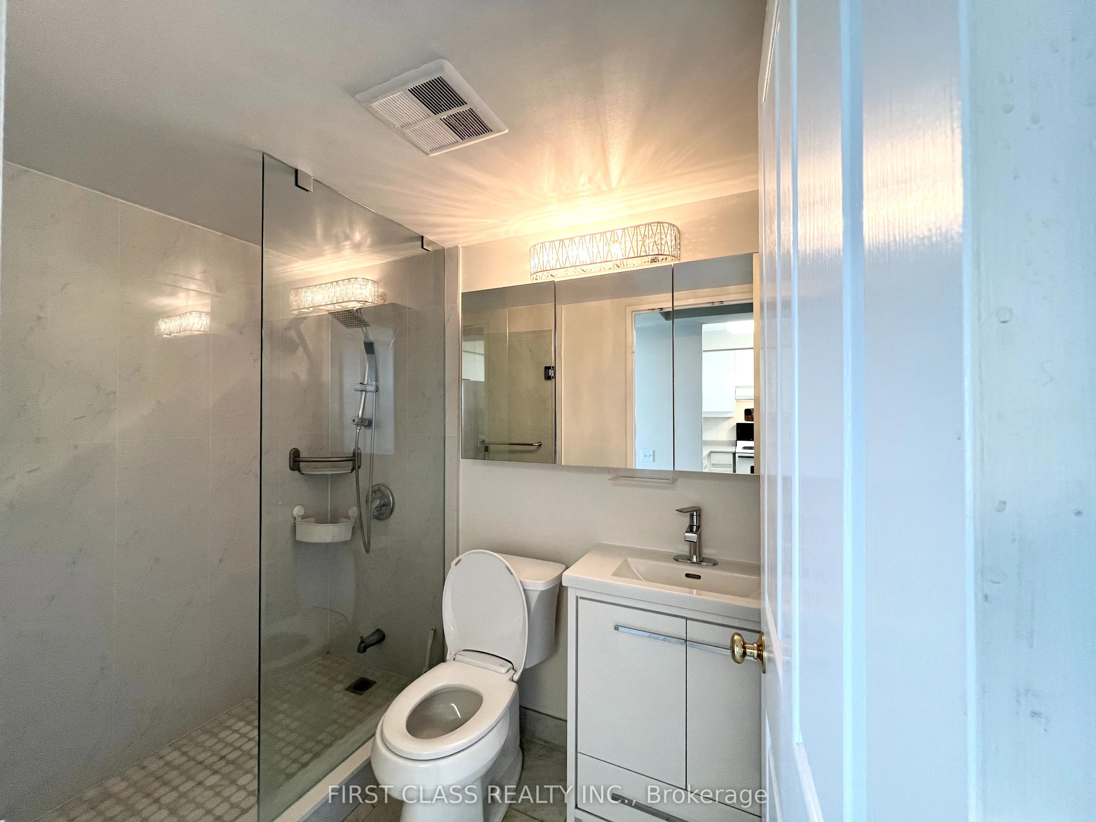 942 Yonge Street, #1010