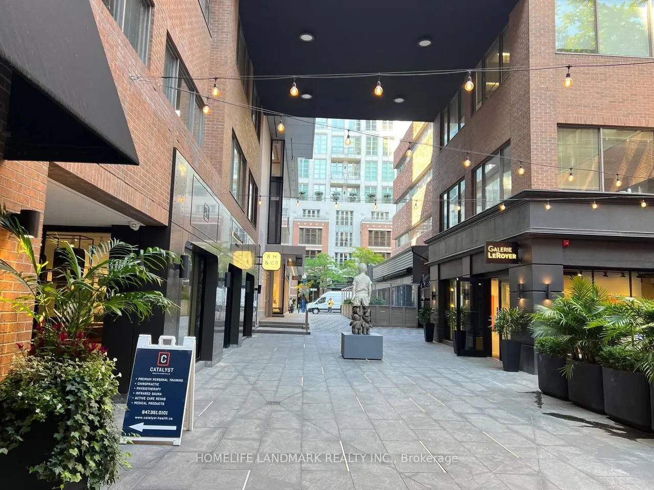 155 Yorkville Avenue, #1407