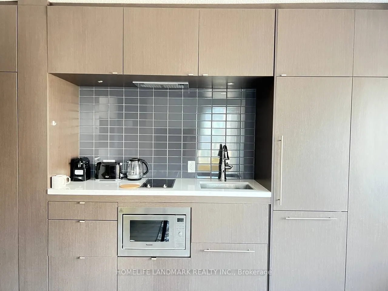 155 Yorkville Avenue, #1407