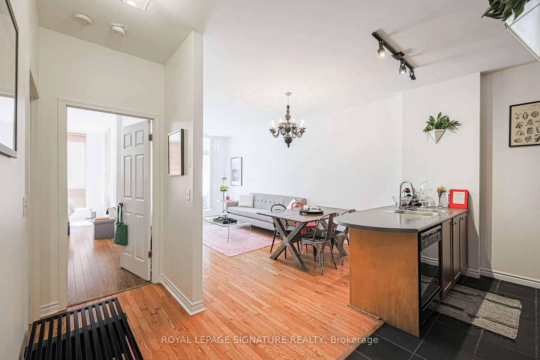 980 Yonge Street, #804