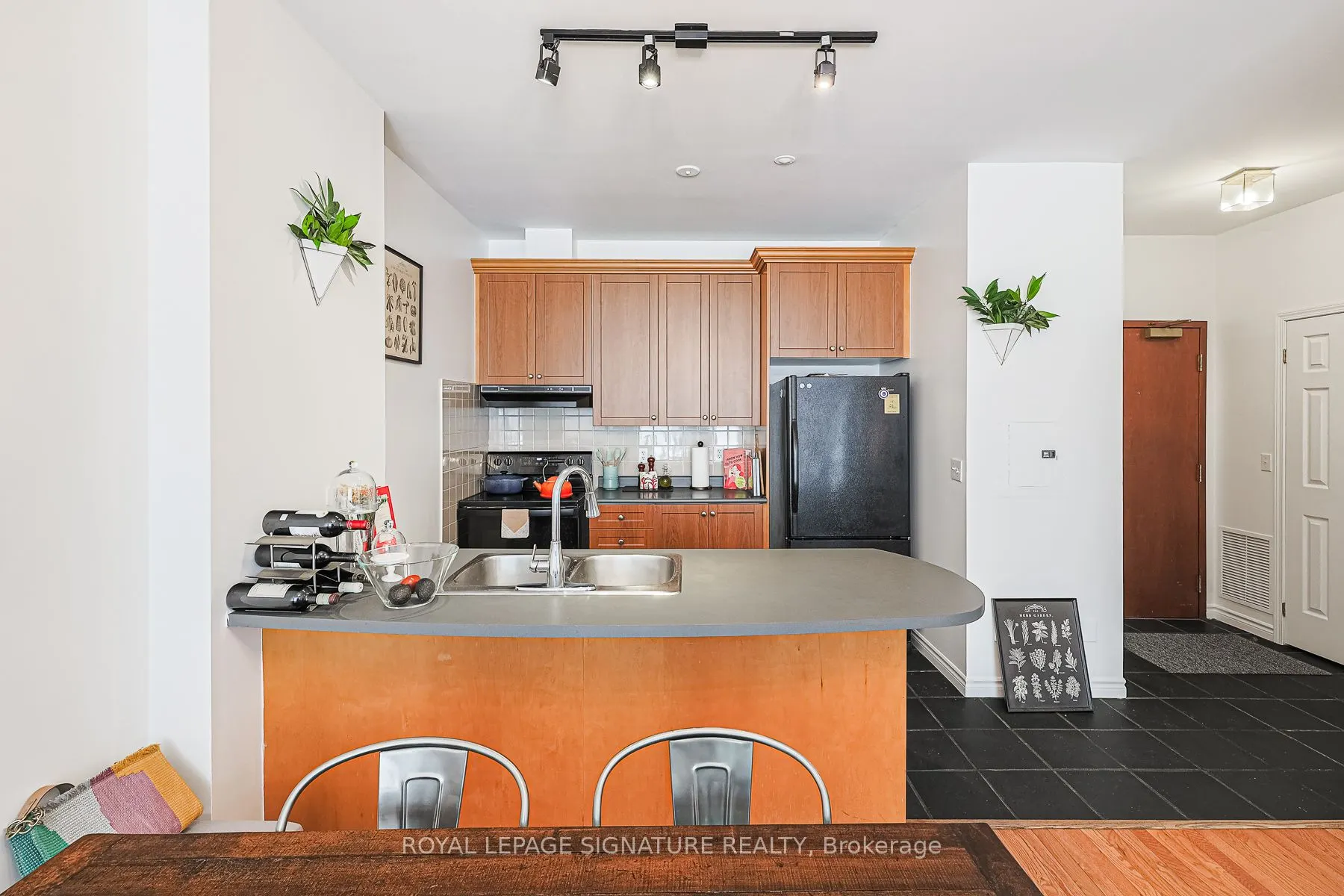 980 Yonge Street, #804