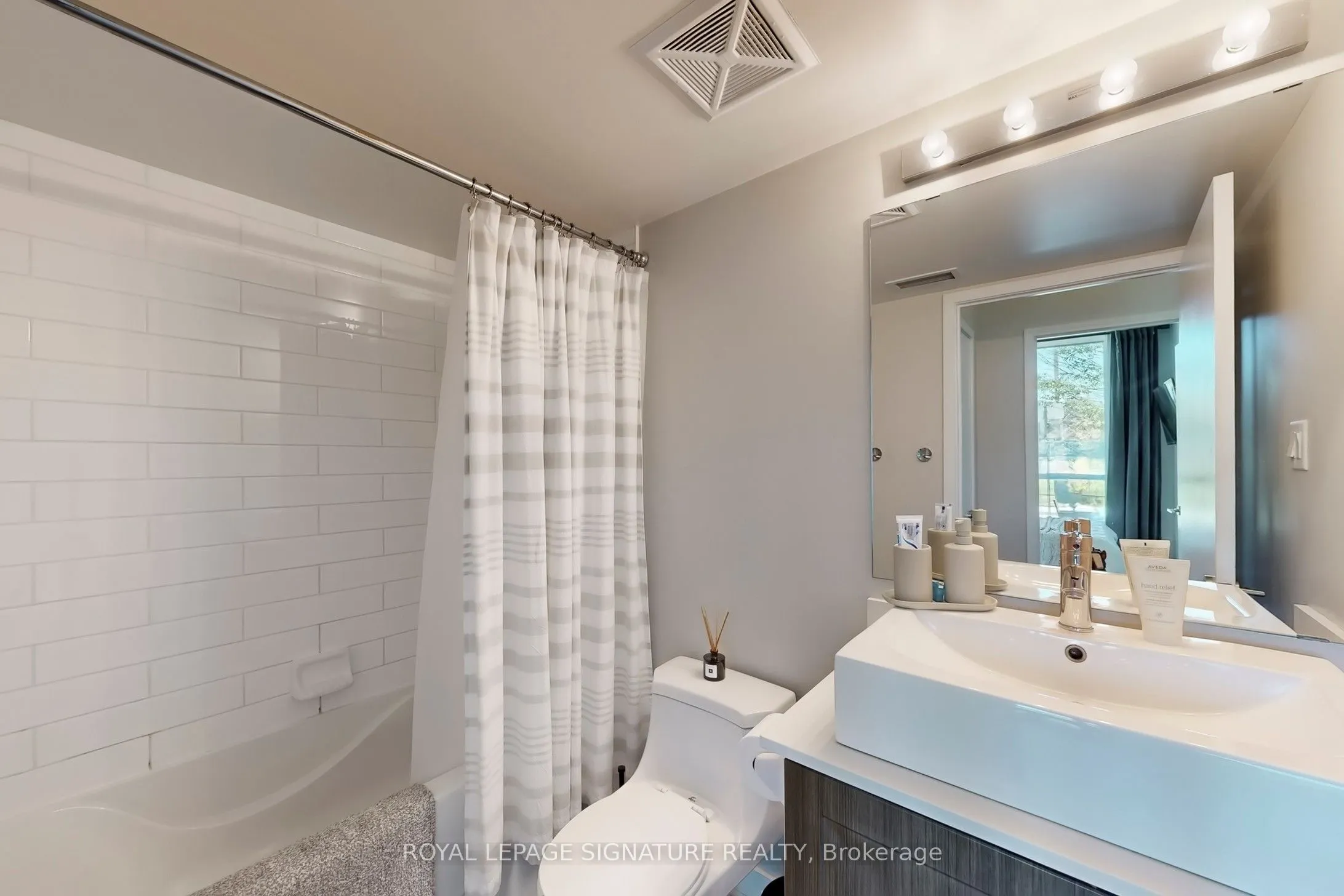 1171 Queen Street W, #216