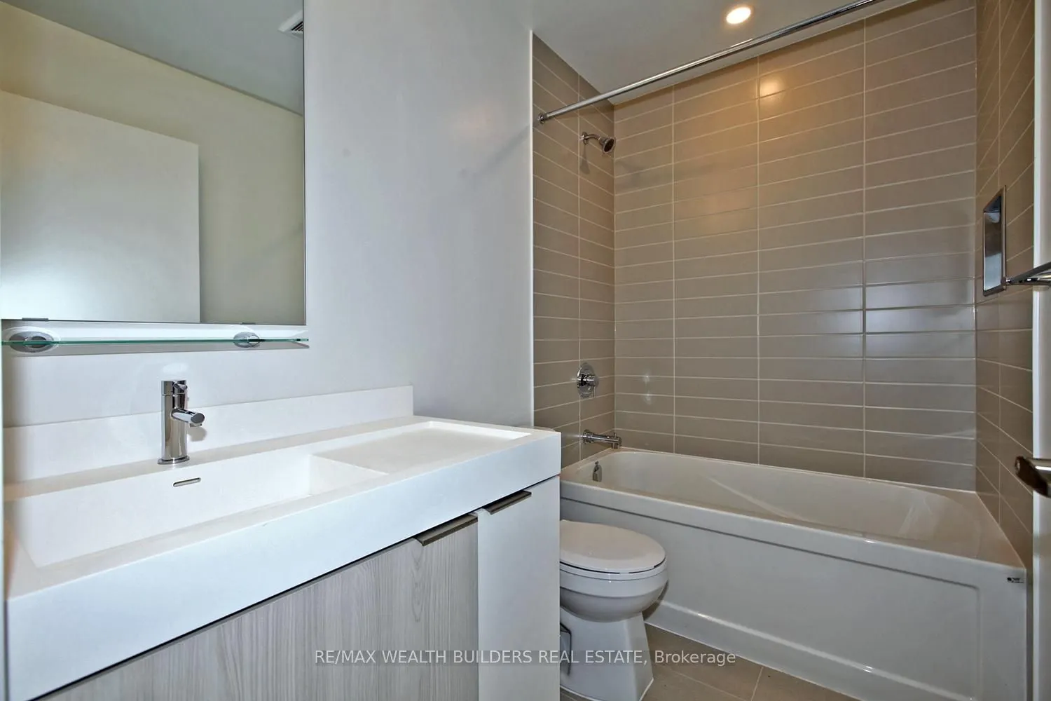 20 Tubman Avenue, #502