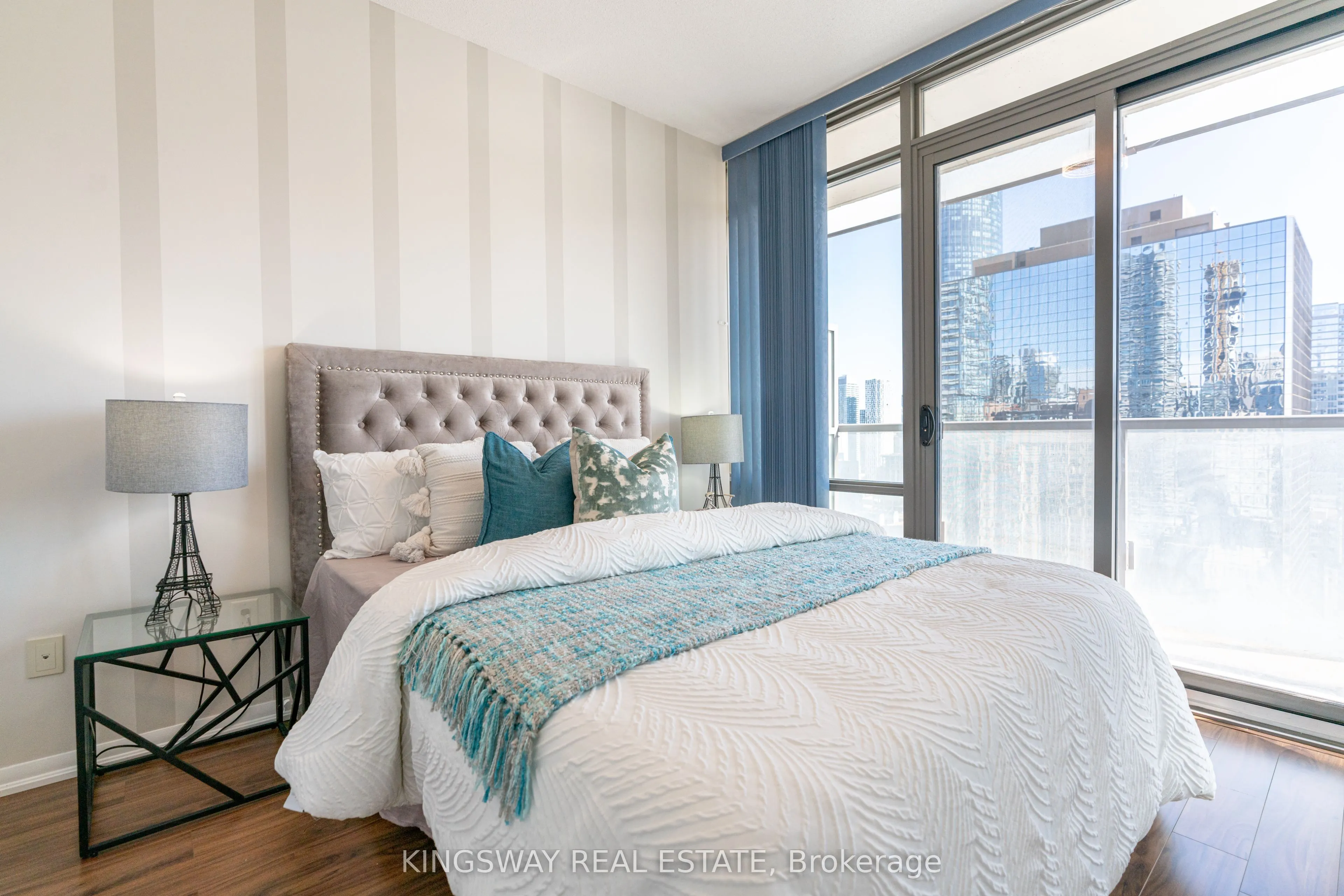 38 Grenville Street, #2706