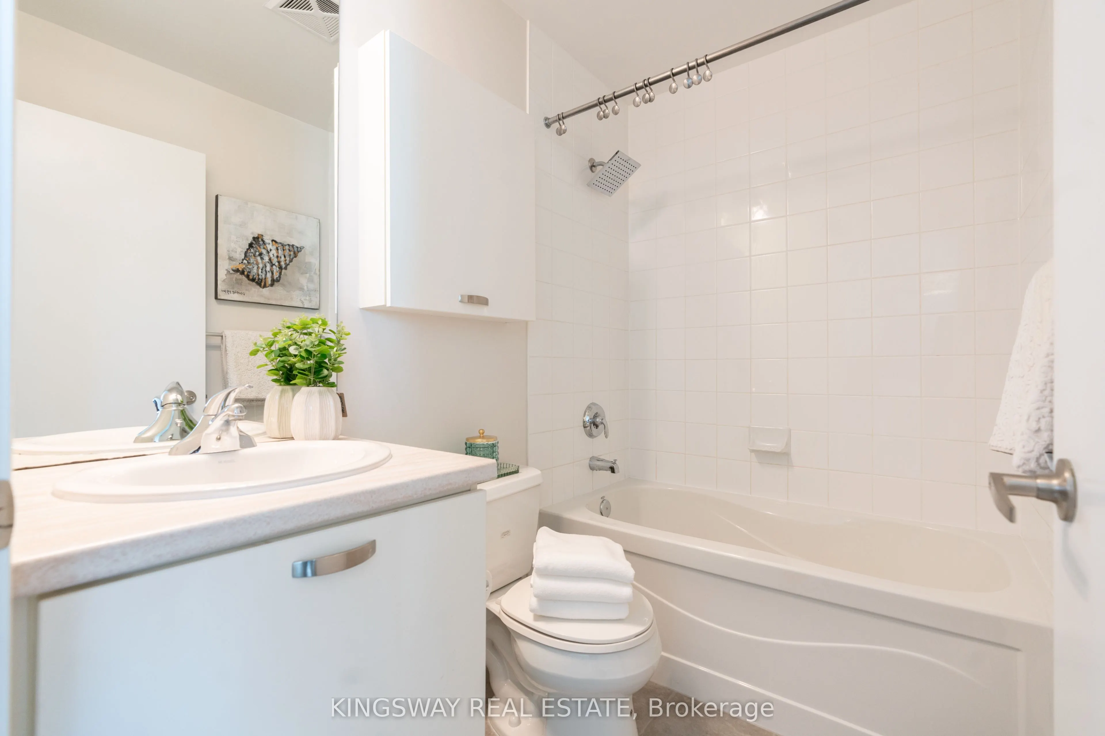 38 Grenville Street, #2706