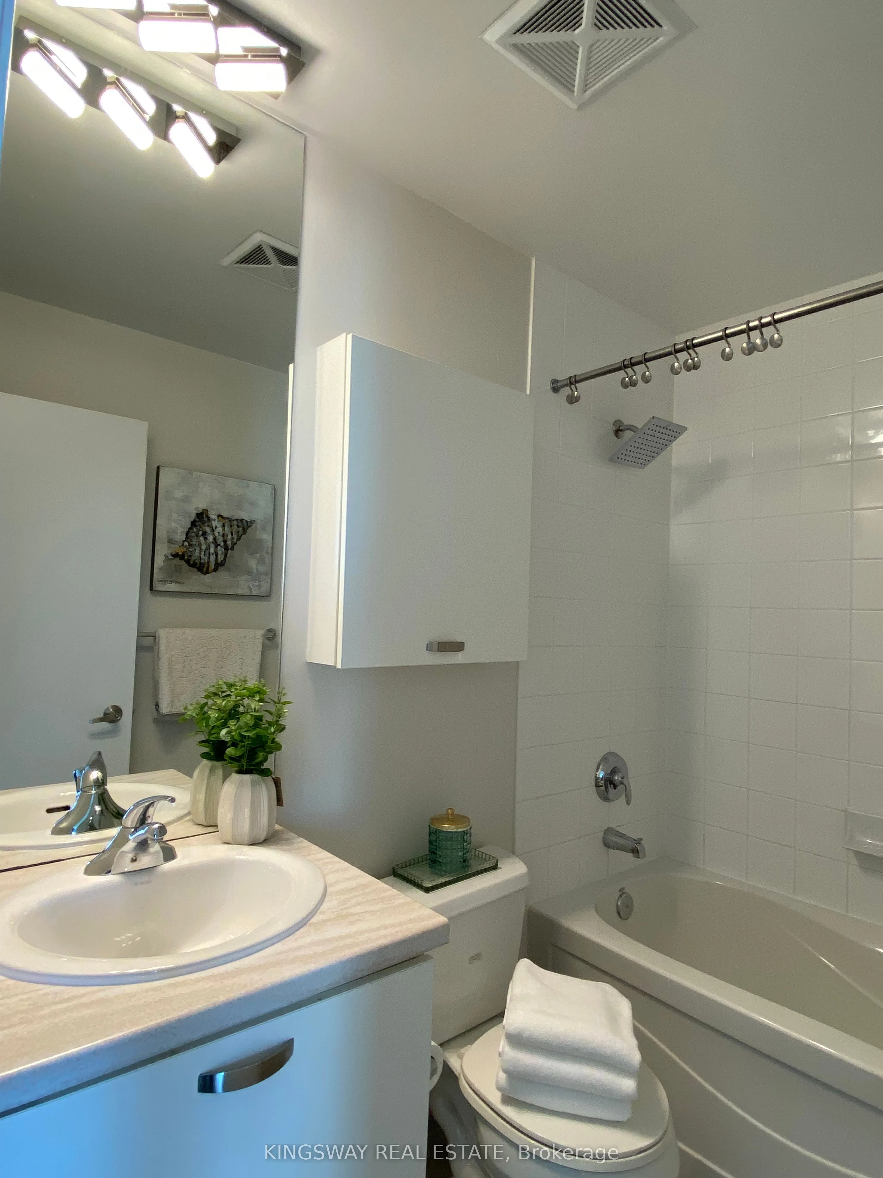 38 Grenville Street, #2706