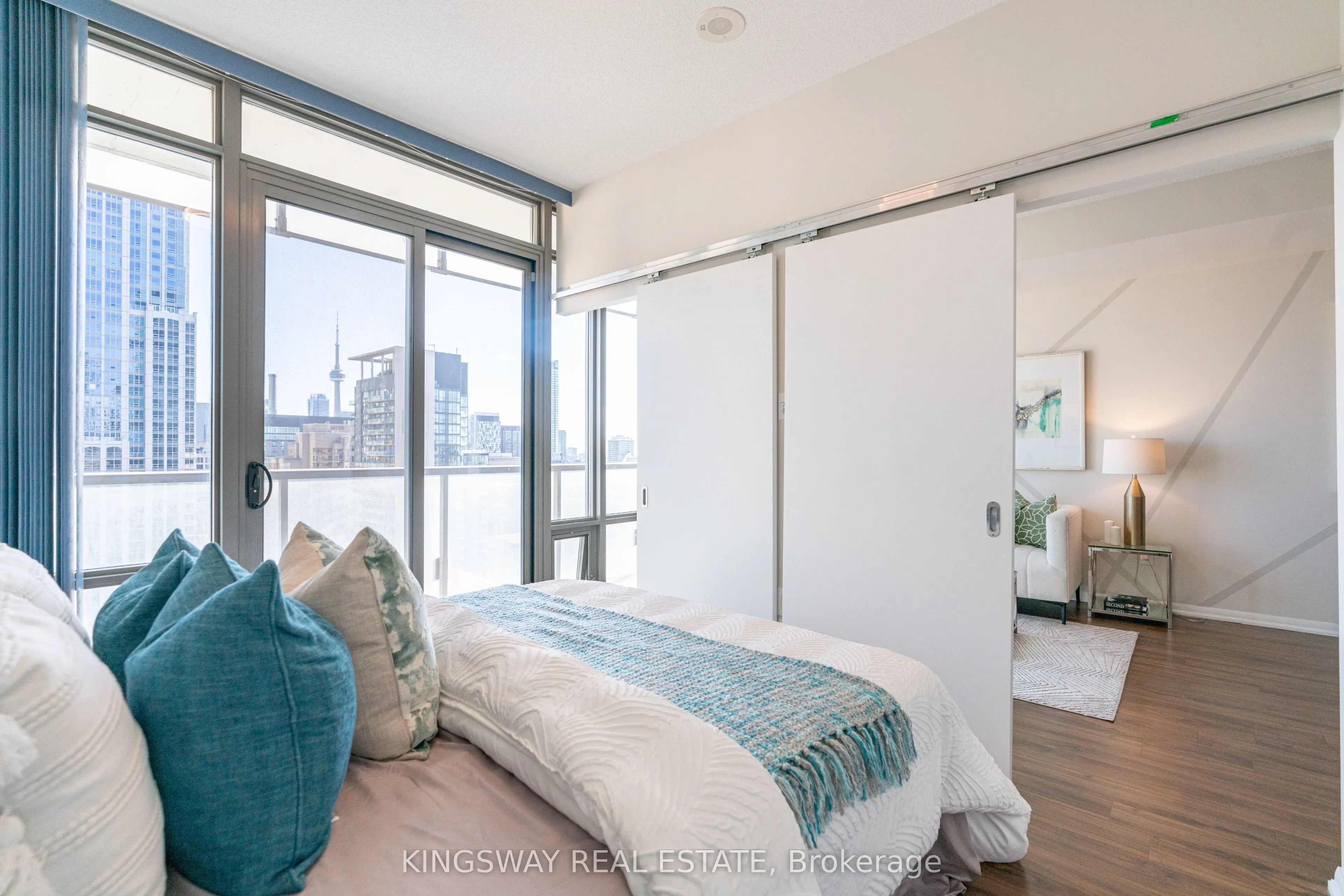 38 Grenville Street, #2706