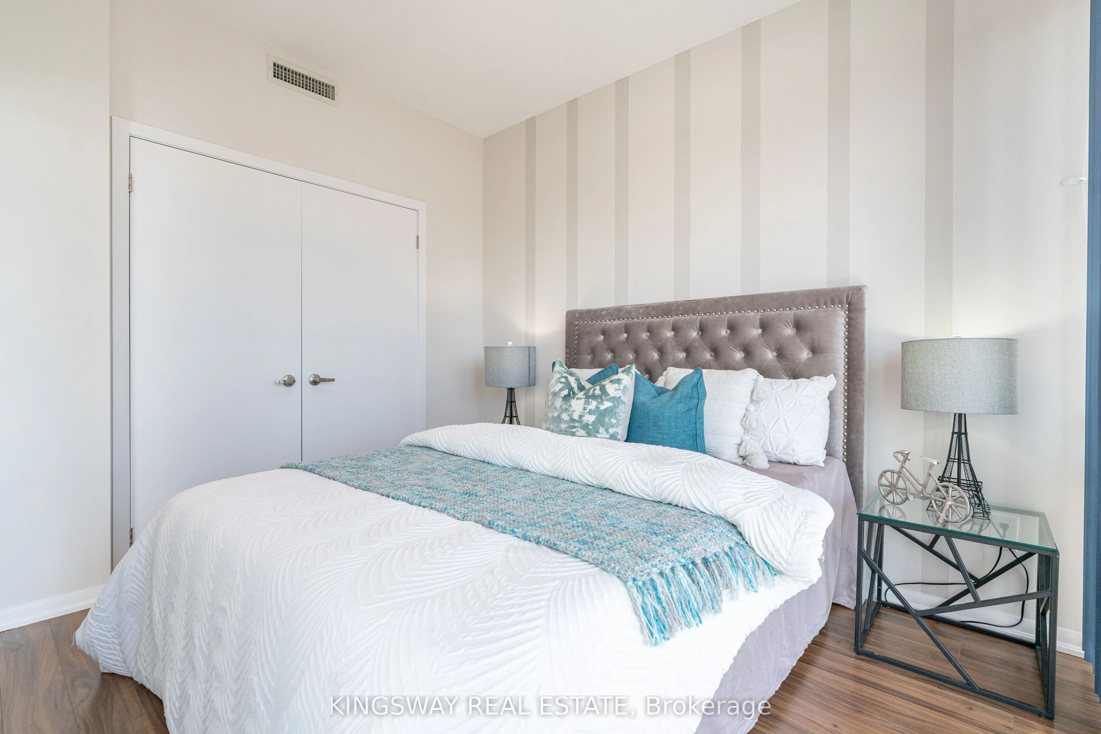 38 Grenville Street, #2706