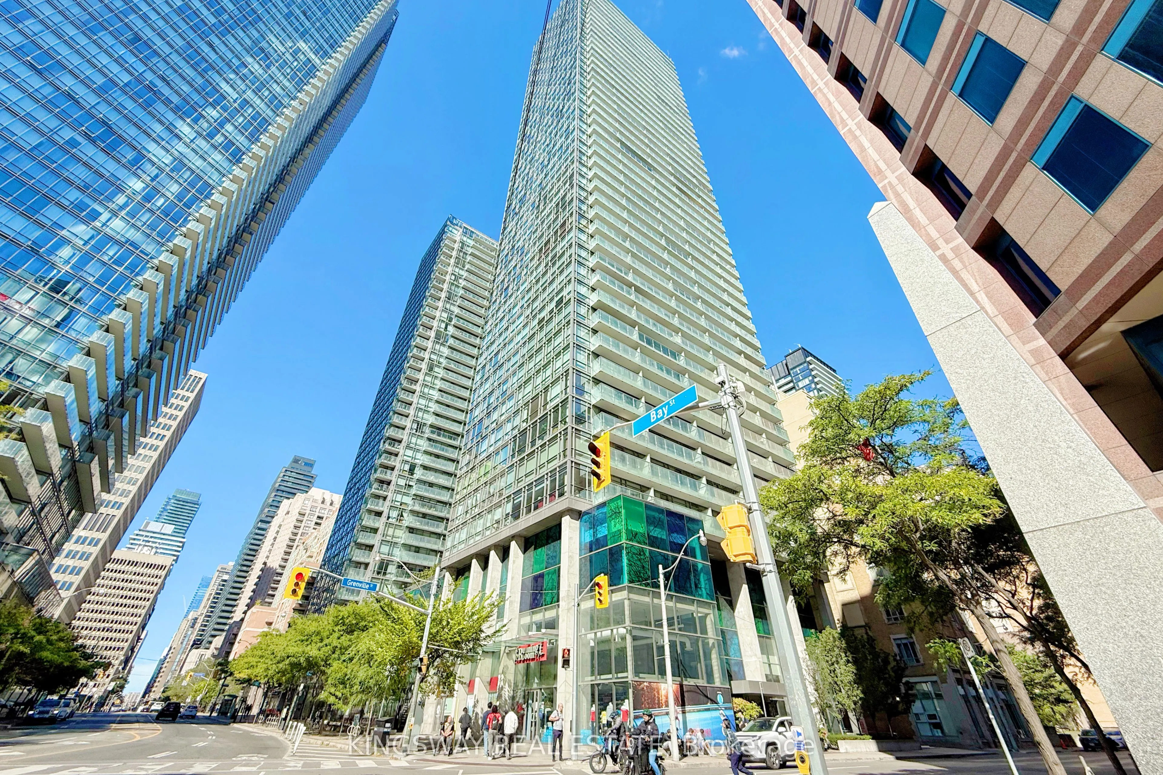 38 Grenville Street, #2706
