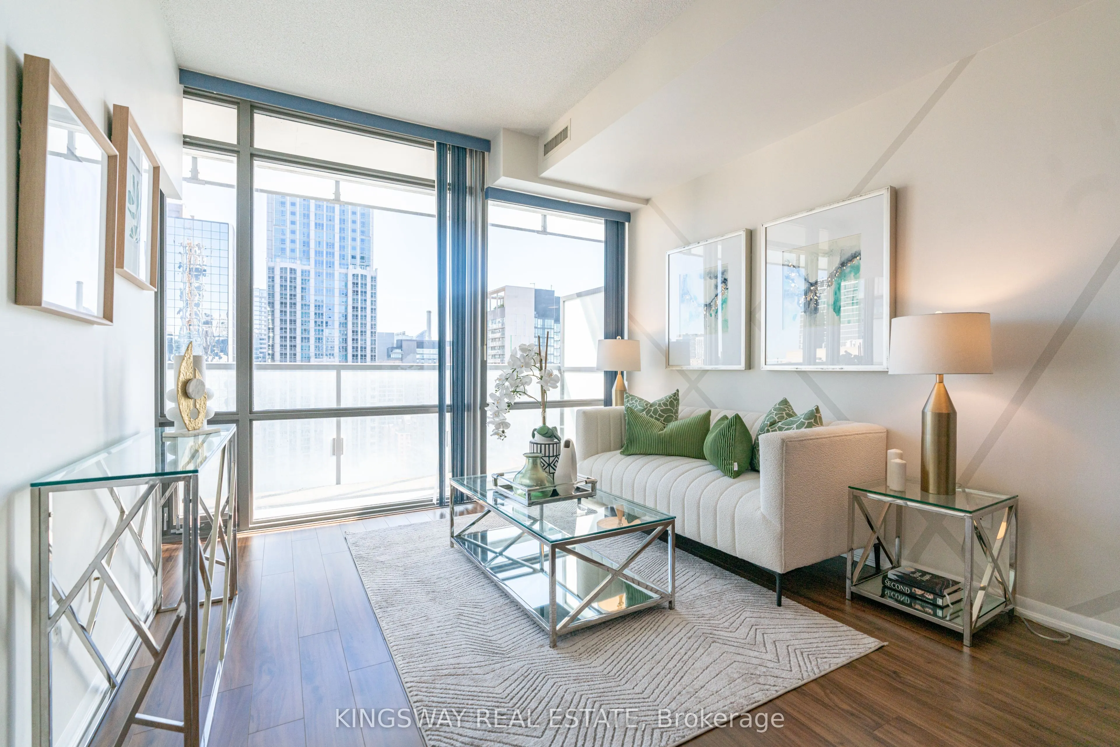 38 Grenville Street, #2706